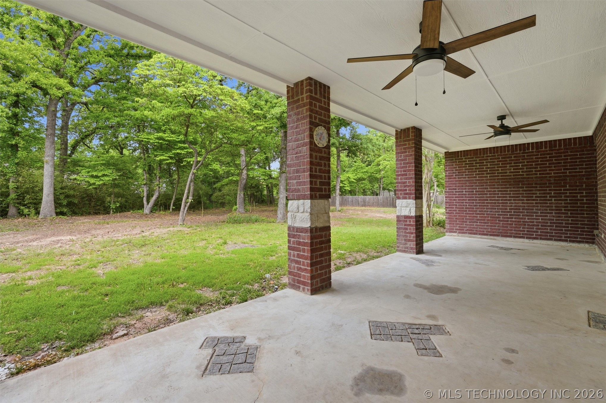 601 Thousand Oaks Property Photo 37