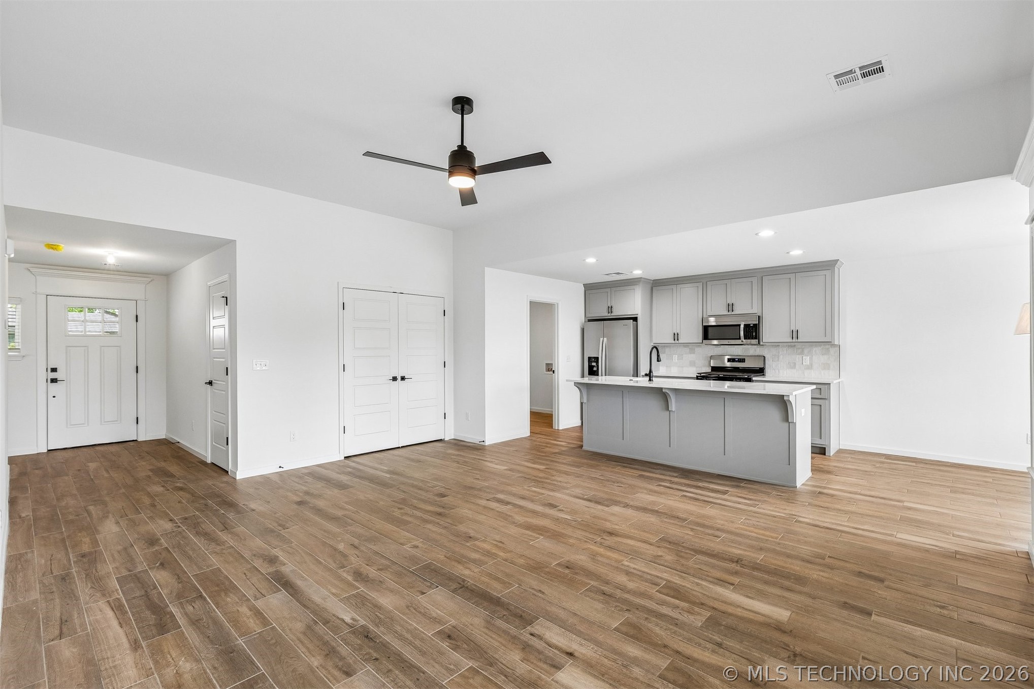 1125 E Cherry Street Property Photo 9