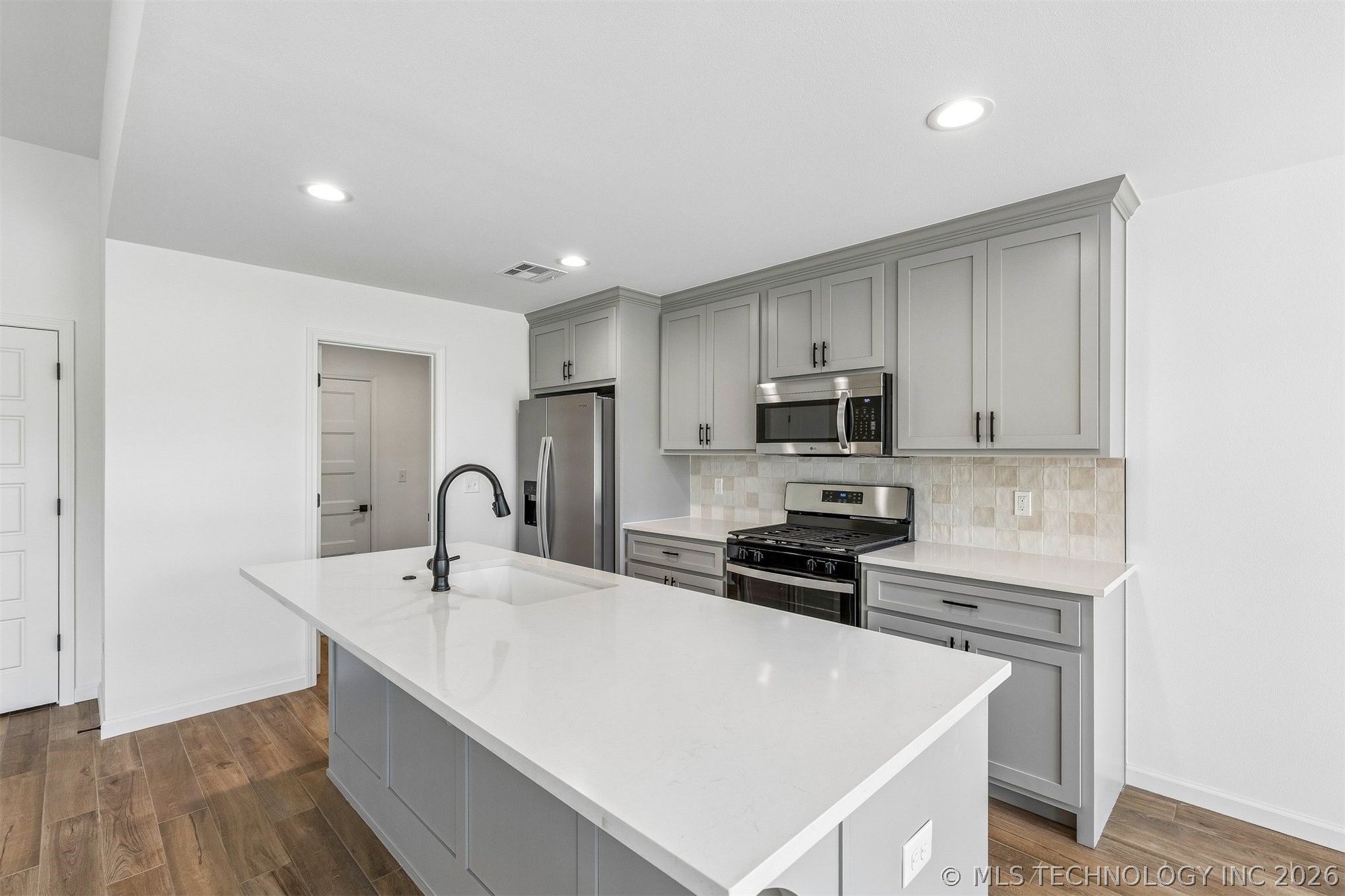 1125 E Cherry Street Property Photo 11