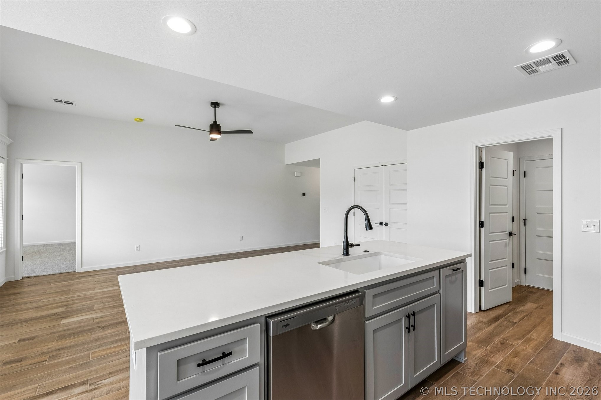 1125 E Cherry Street Property Photo 14