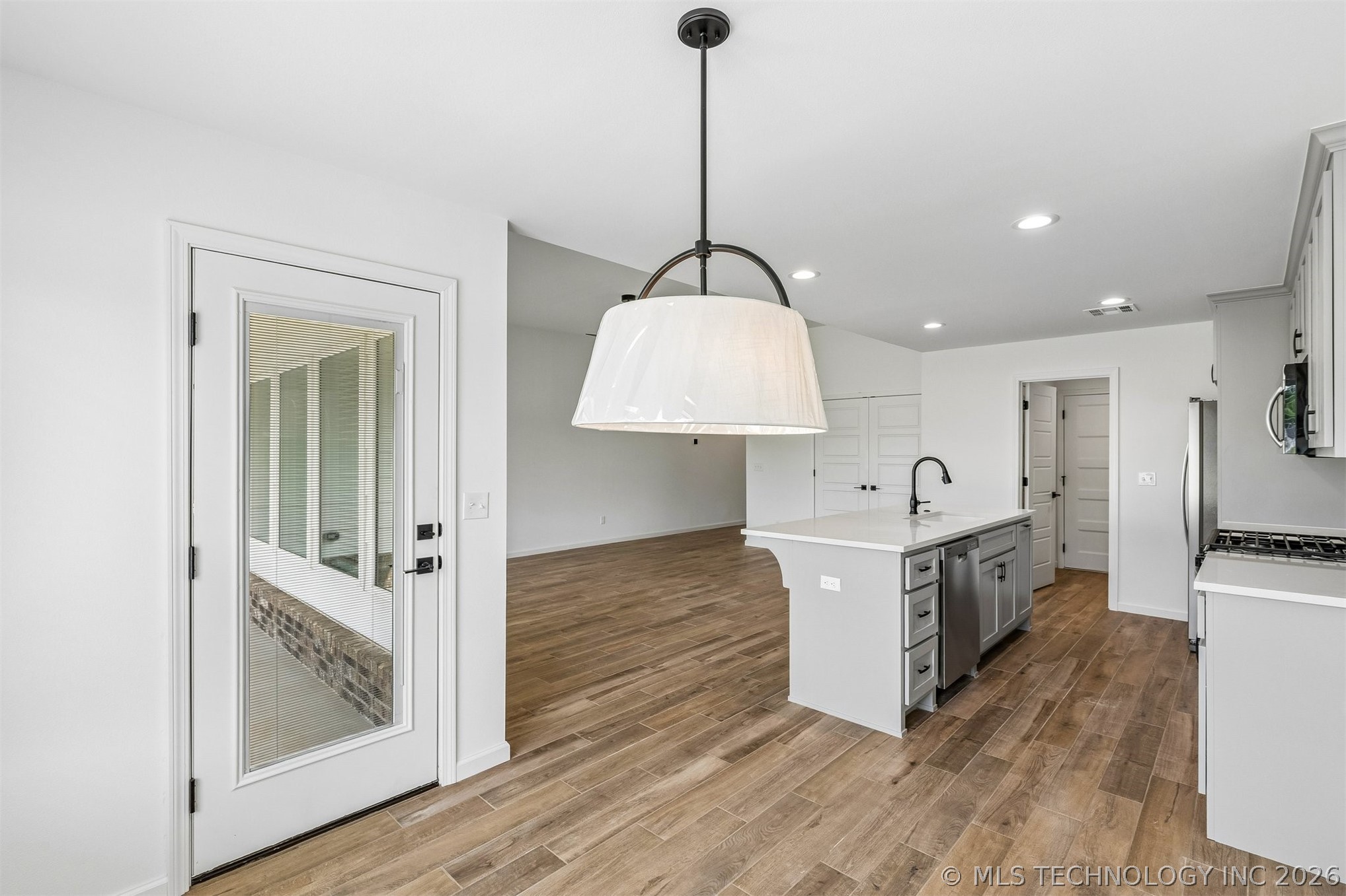 1125 E Cherry Street Property Photo 16
