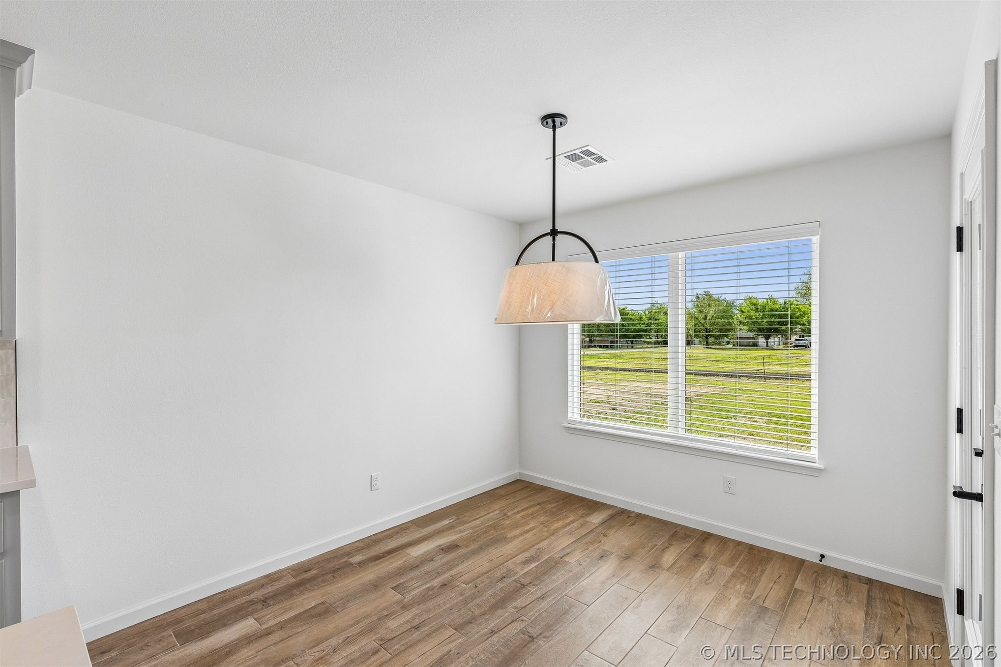 1125 E Cherry Street Property Photo 17
