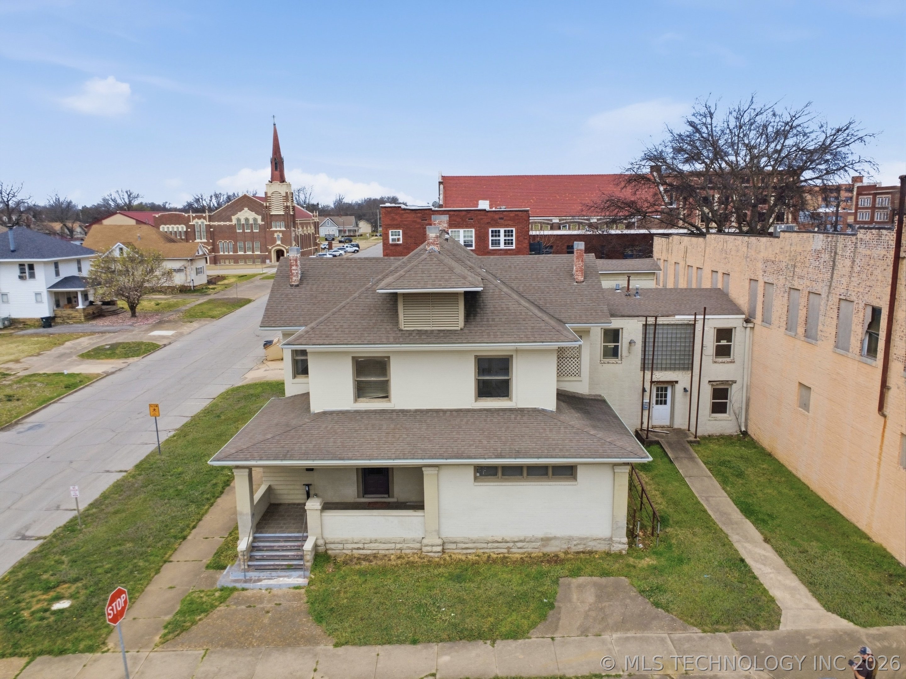 220 S Morton Avenue Property Photo 2