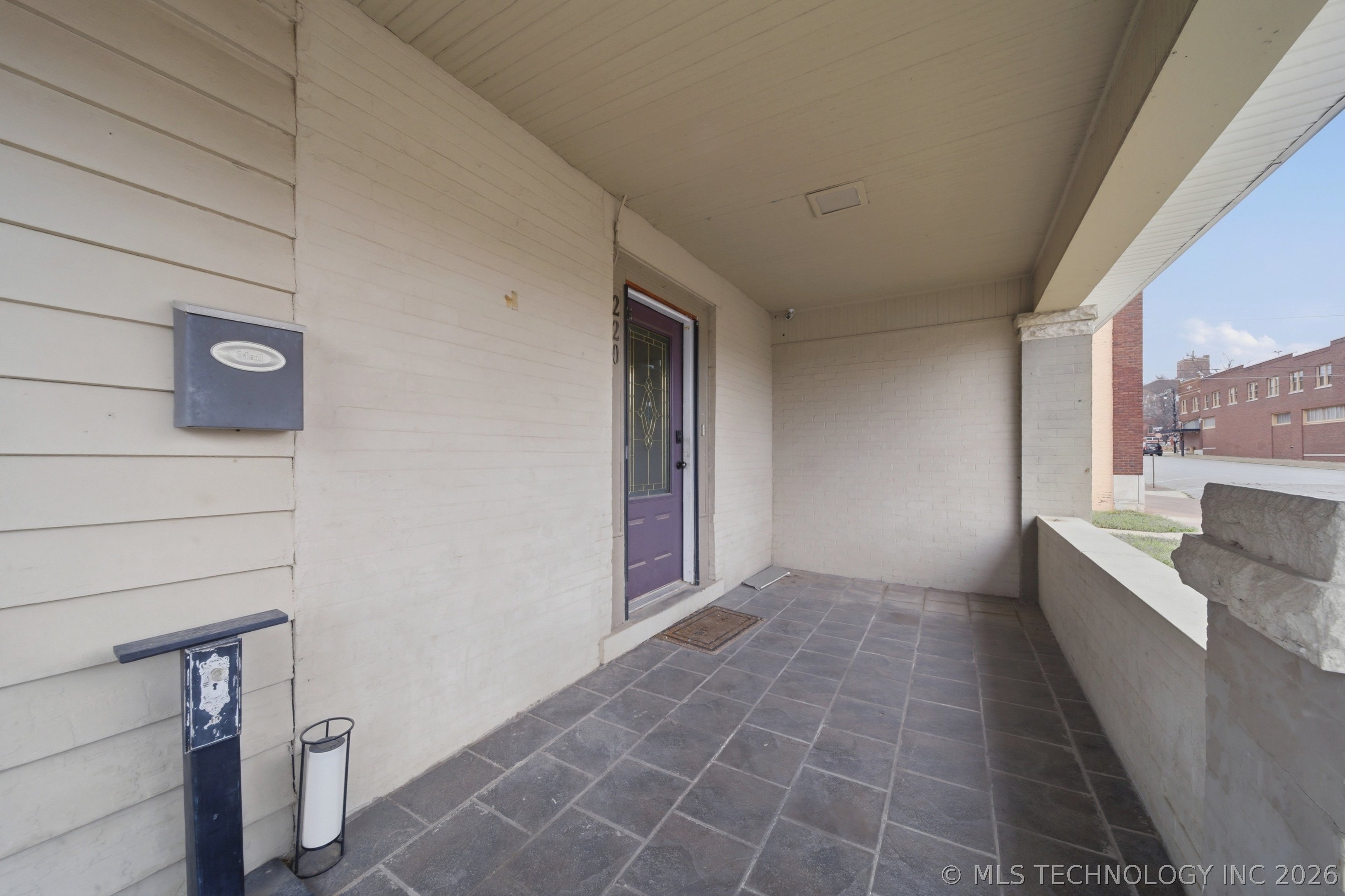 220 S Morton Avenue Property Photo 4