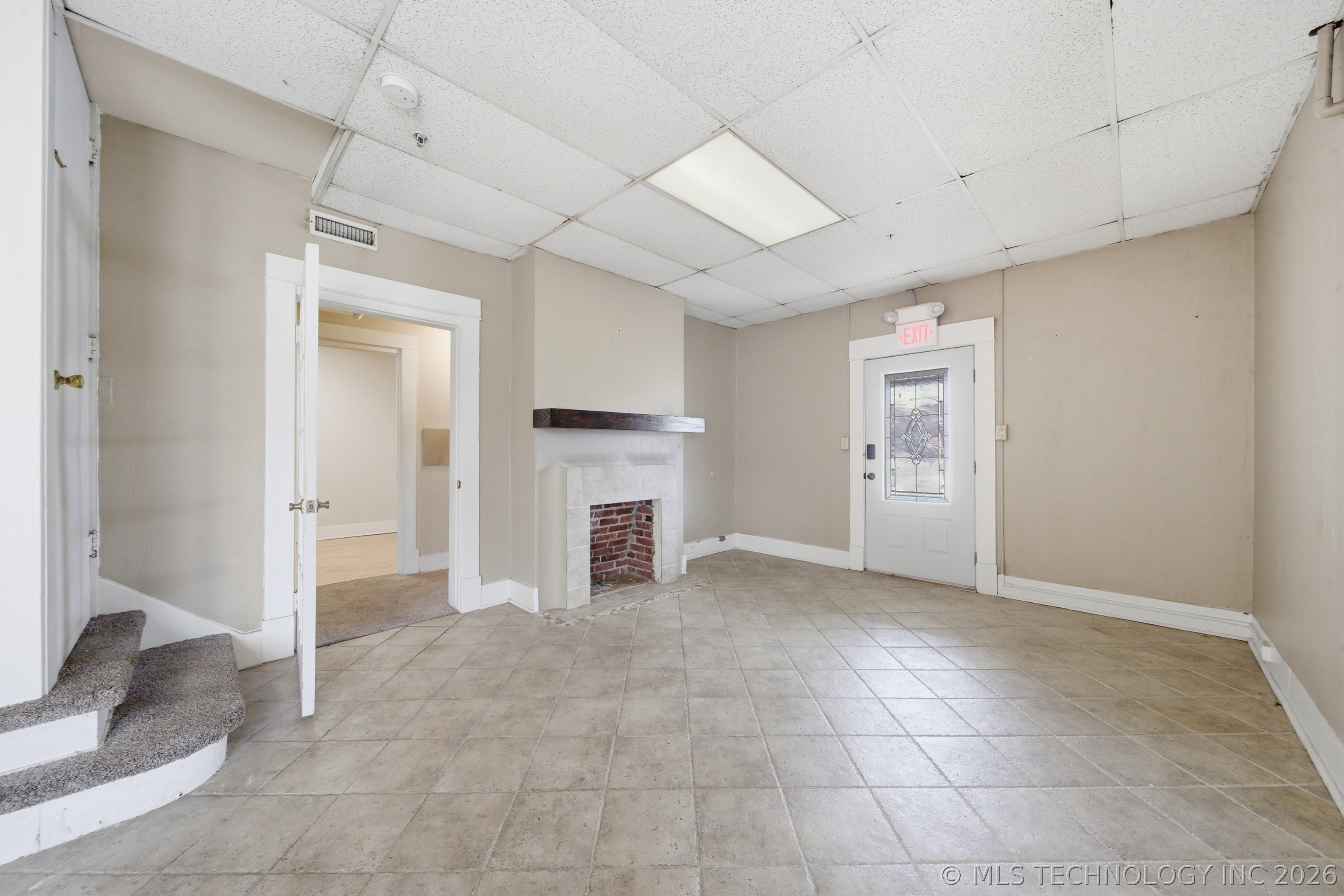 220 S Morton Avenue Property Photo 6