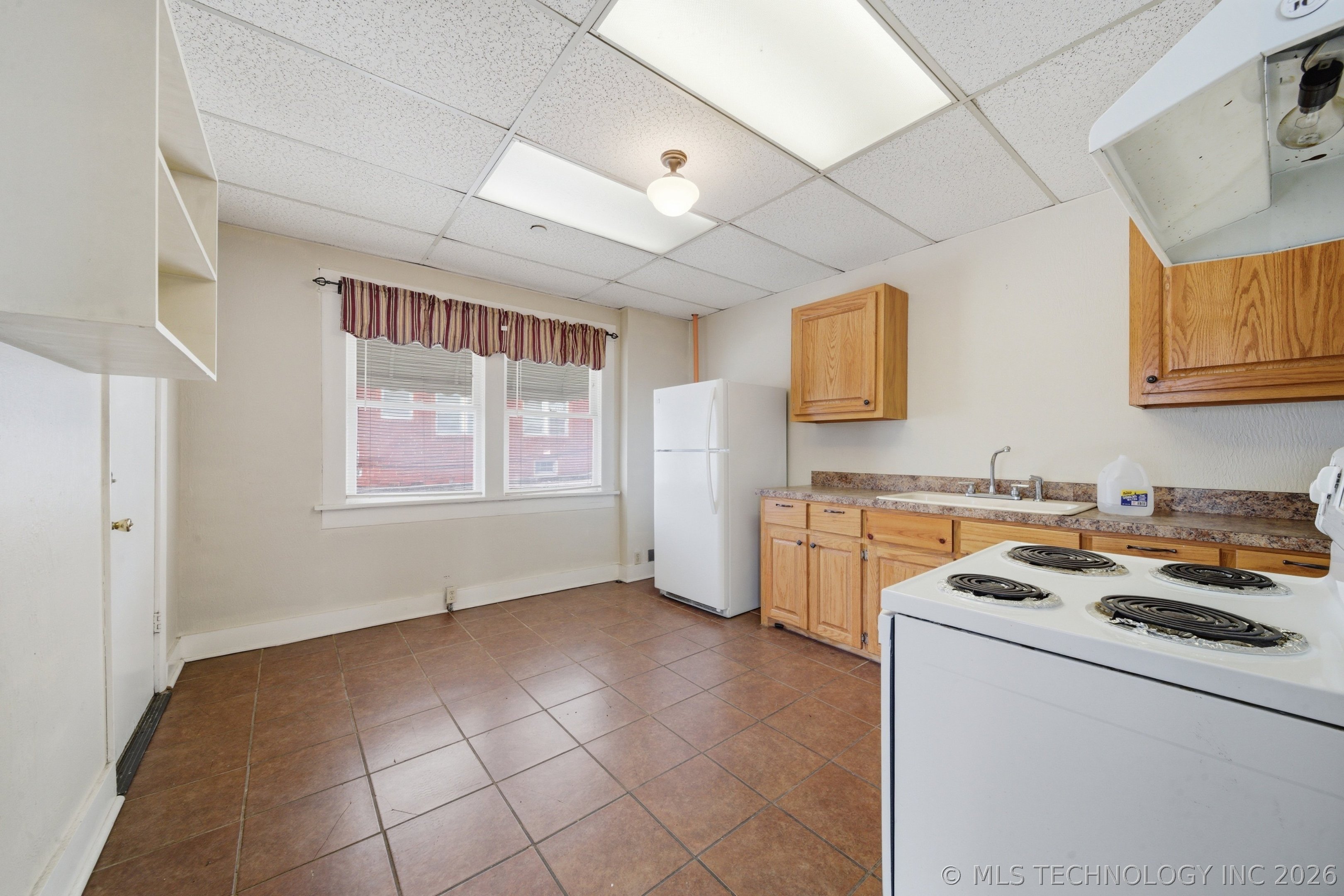 220 S Morton Avenue Property Photo 10