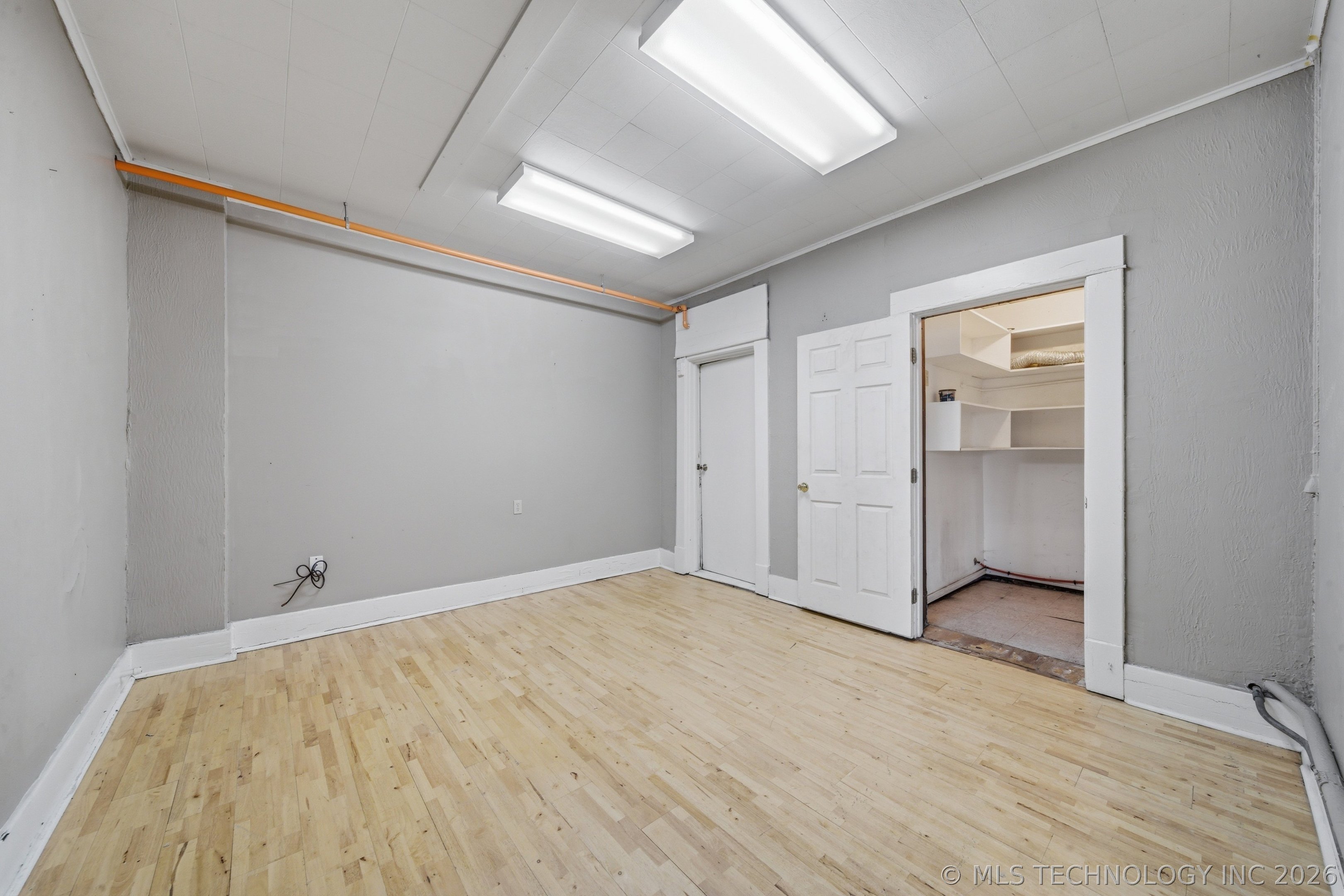 220 S Morton Avenue Property Photo 13