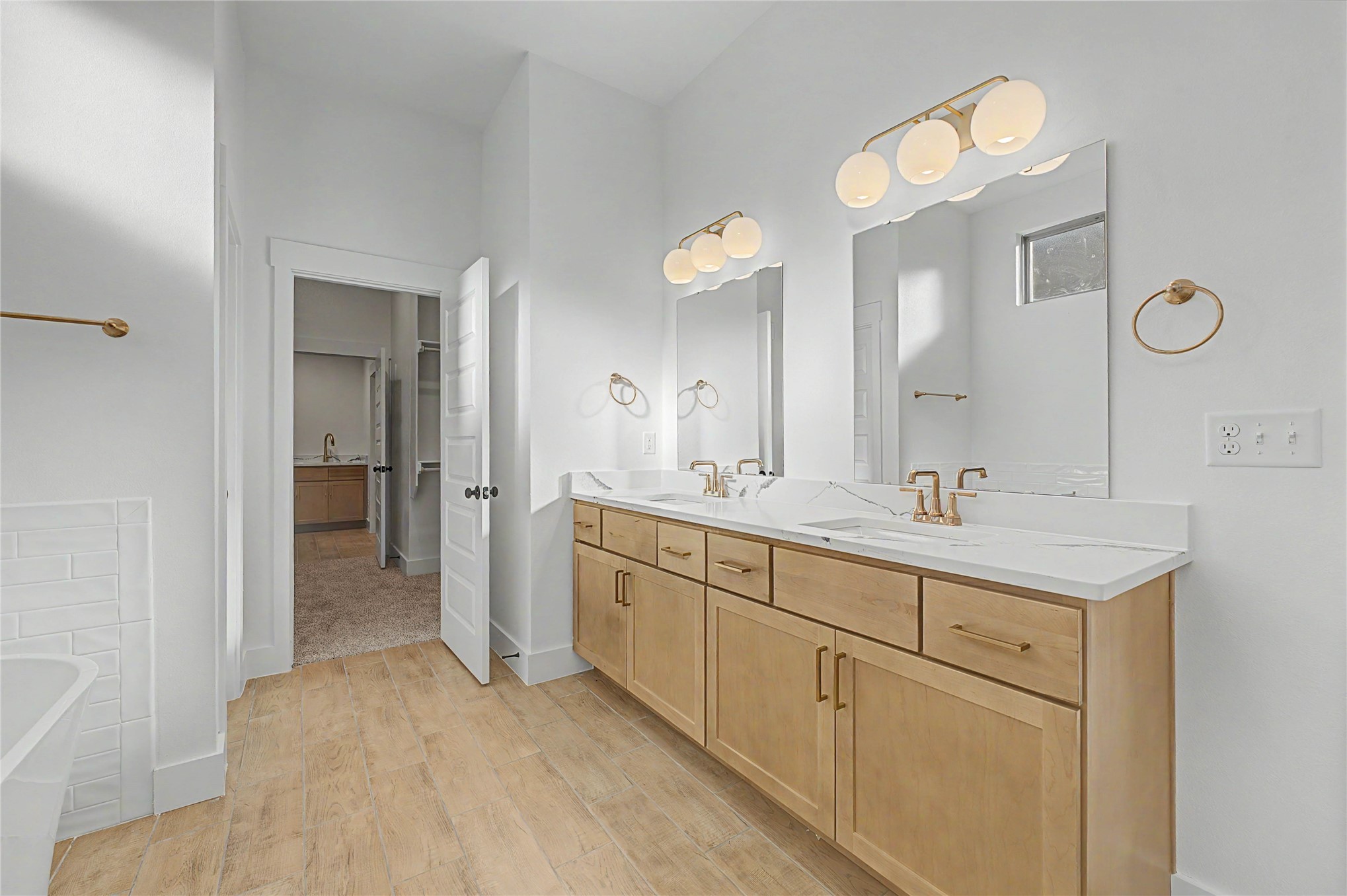 2823 E Liberty Place Property Photo 14