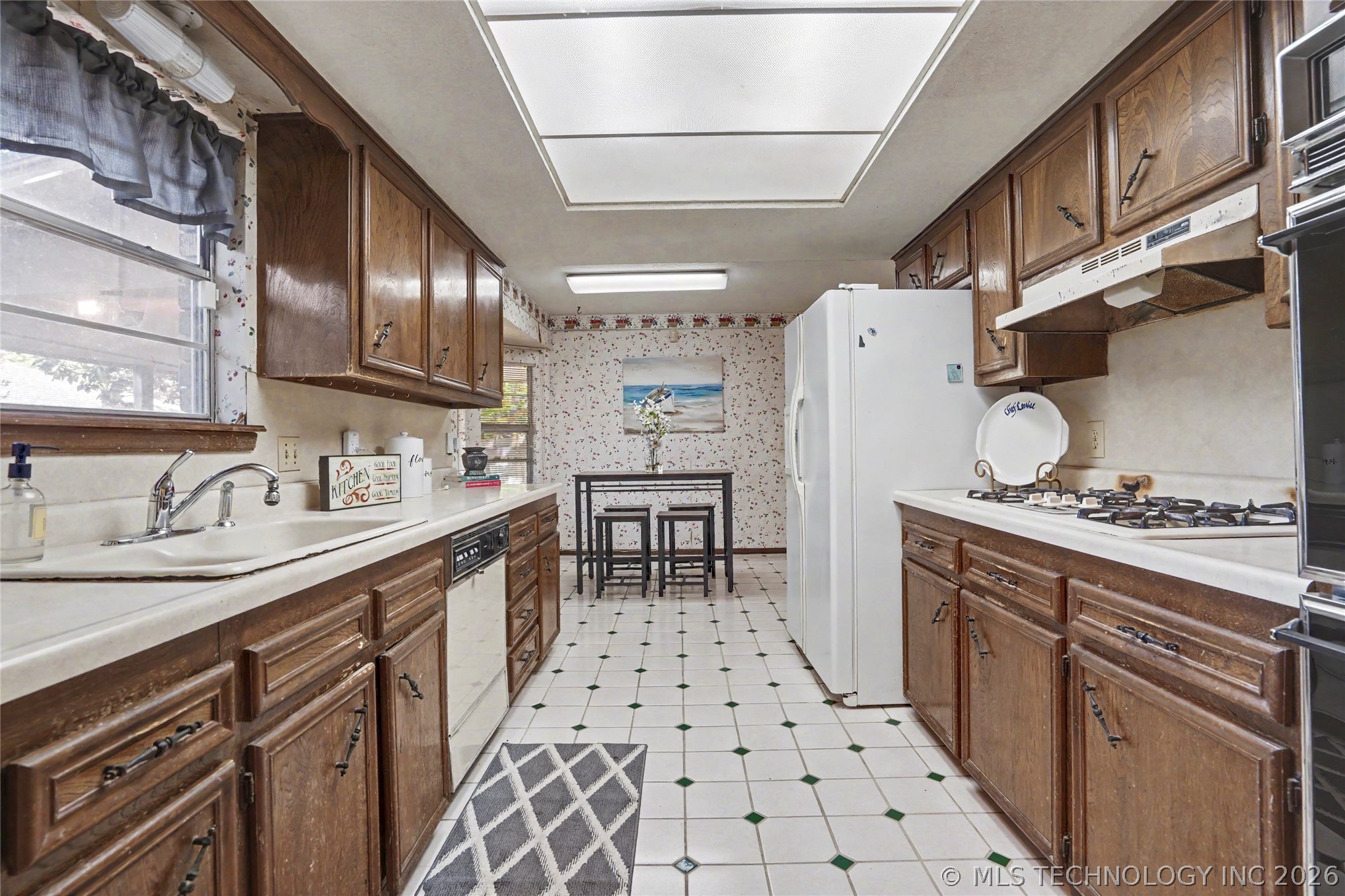 5706 S Columbia Place Property Photo 17