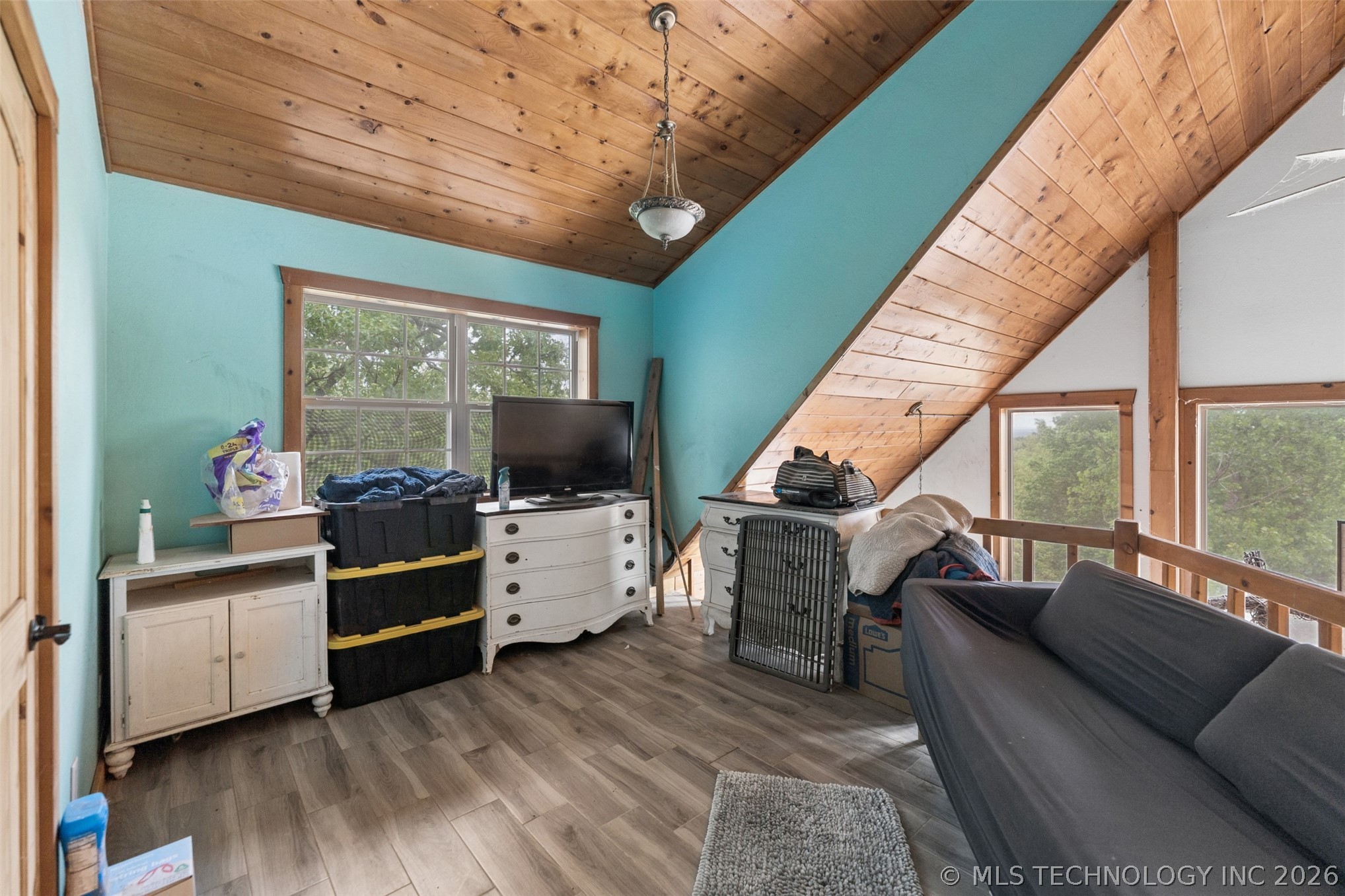 2400 N Acuff Avenue Property Photo 7