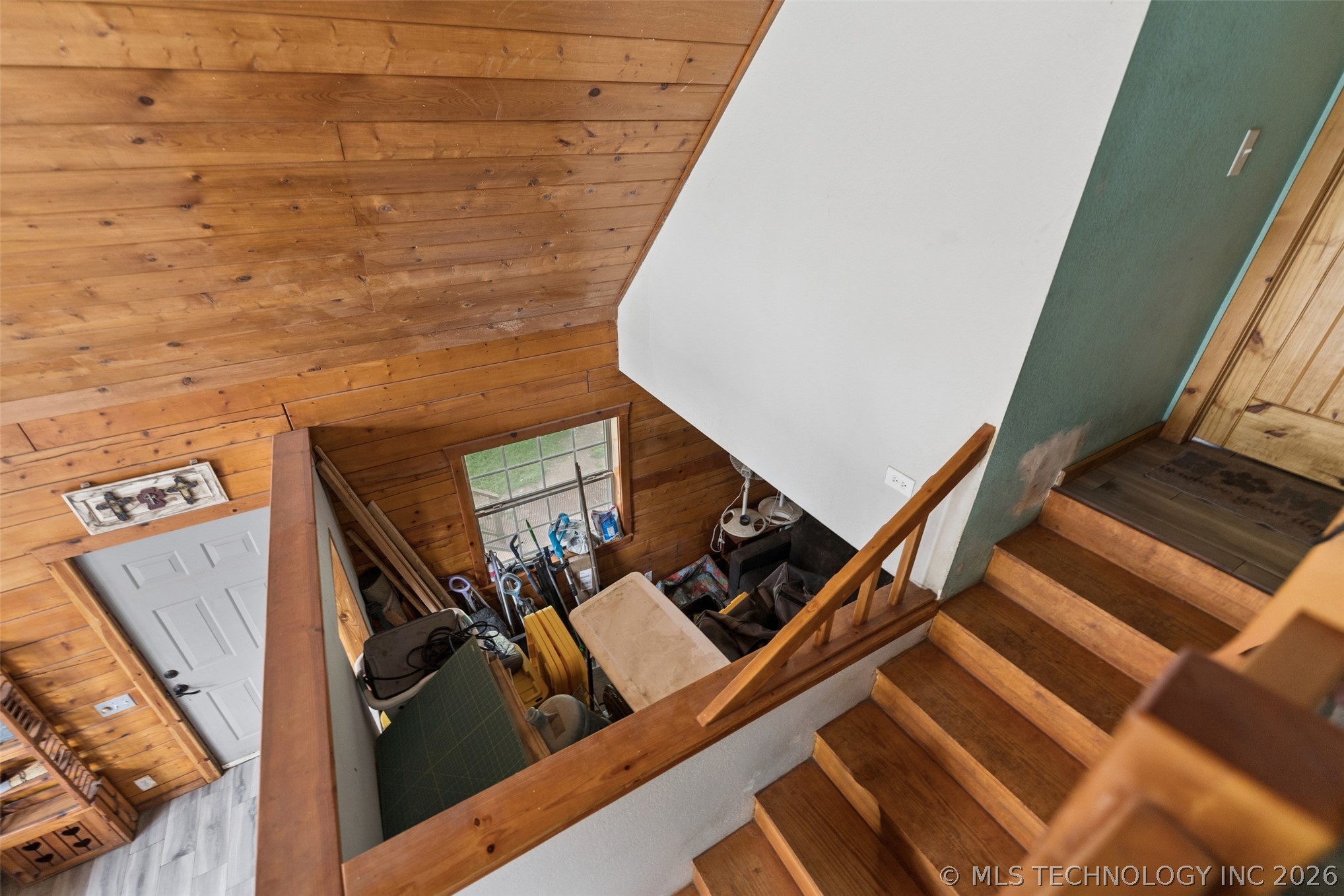 2400 N Acuff Avenue Property Photo 8