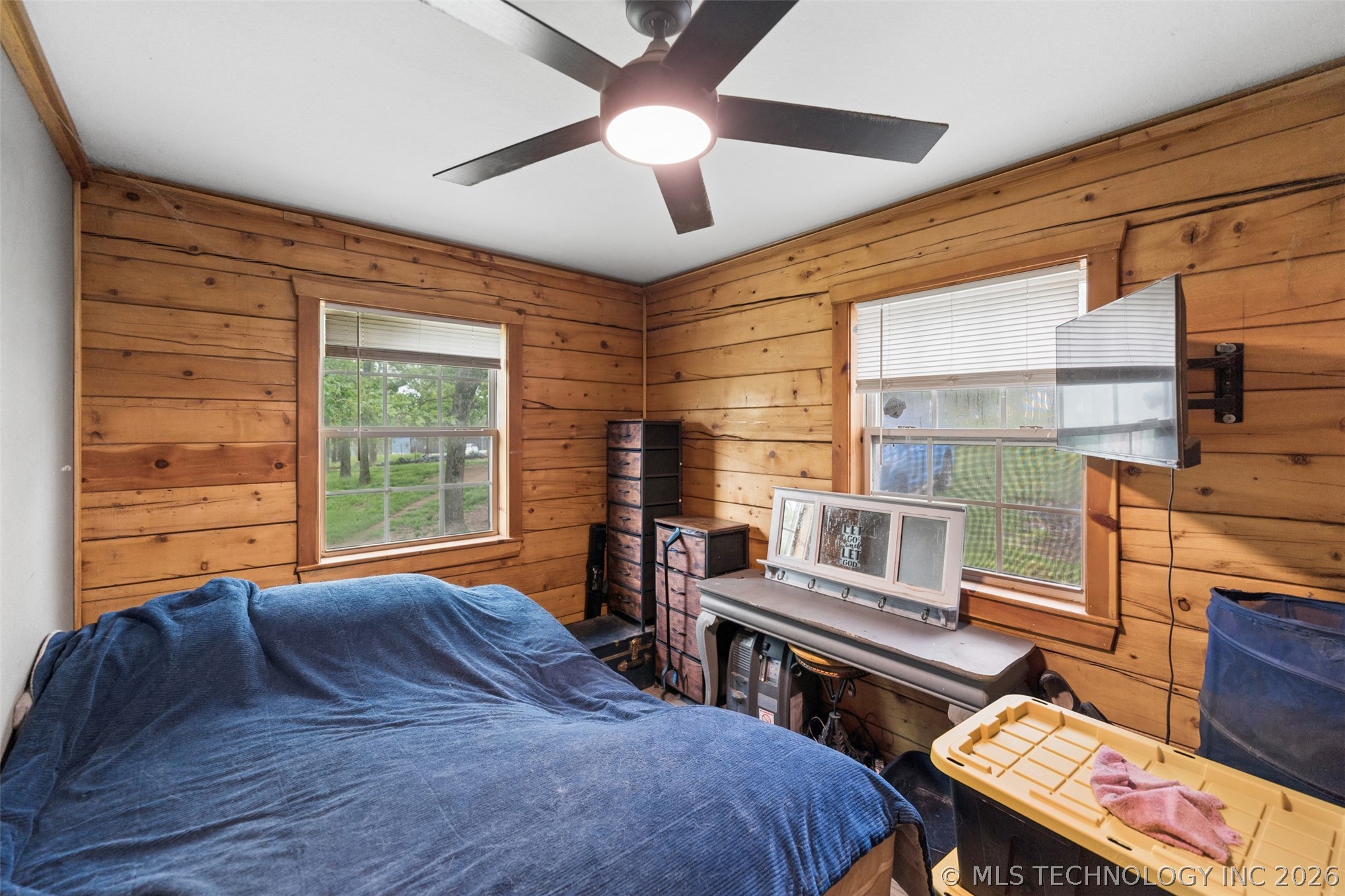 2400 N Acuff Avenue Property Photo 11
