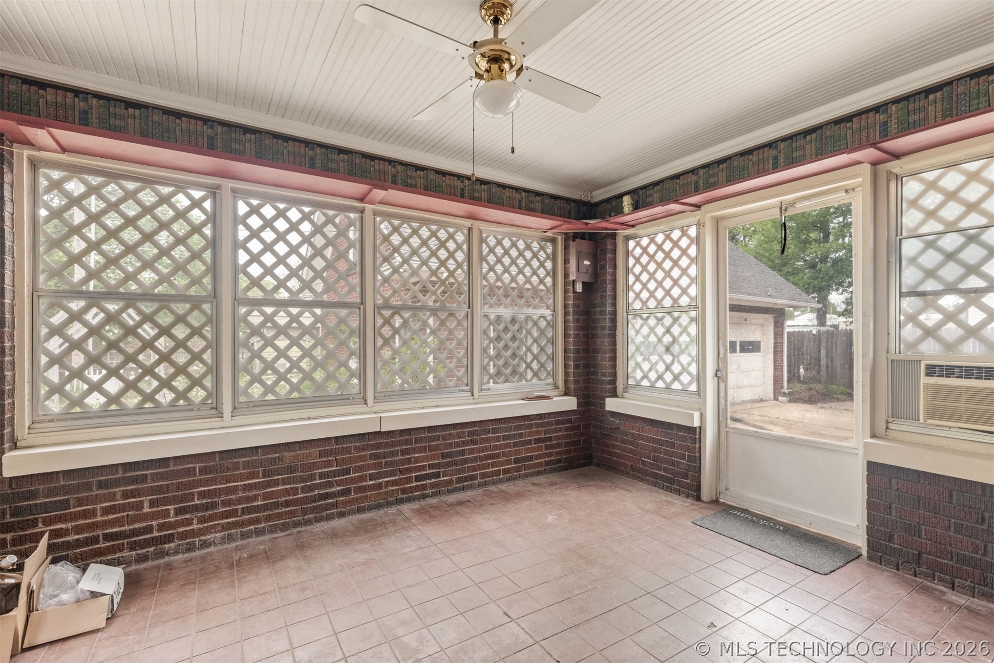 221 W Pecan Street Property Photo 60