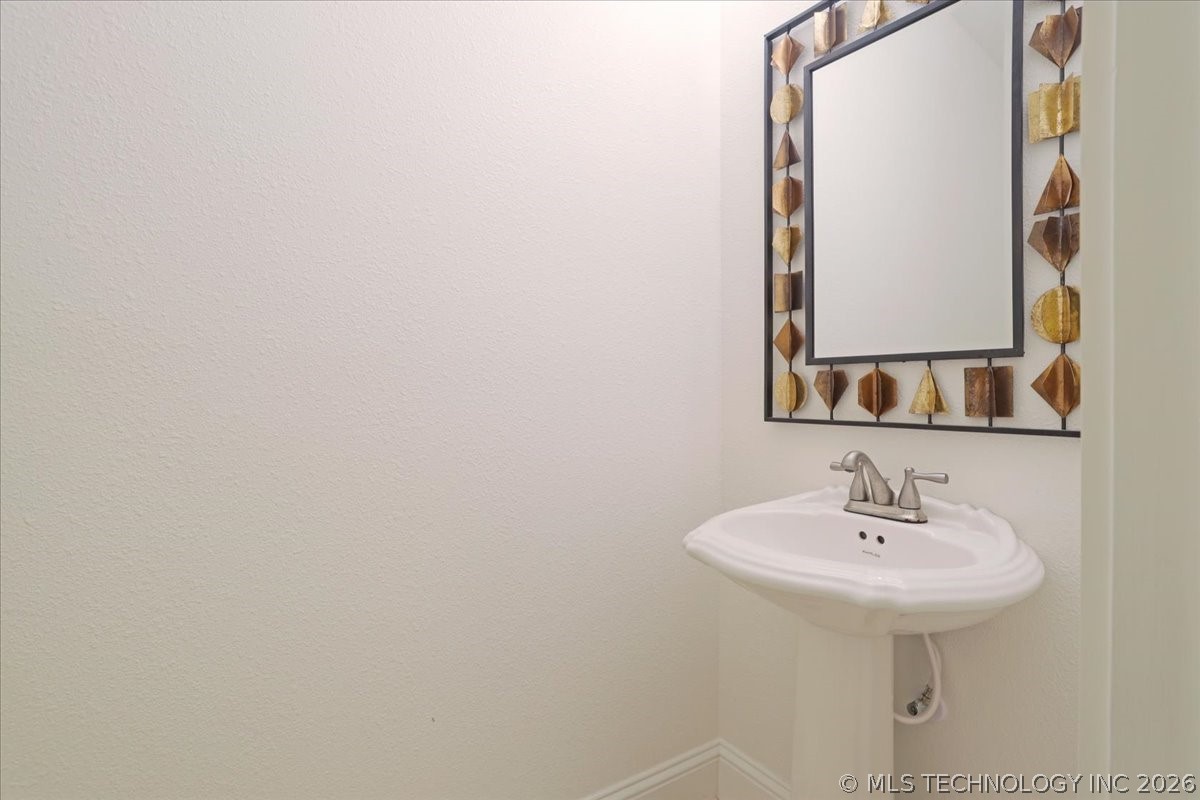 900 W Hardesty Road Property Photo 35