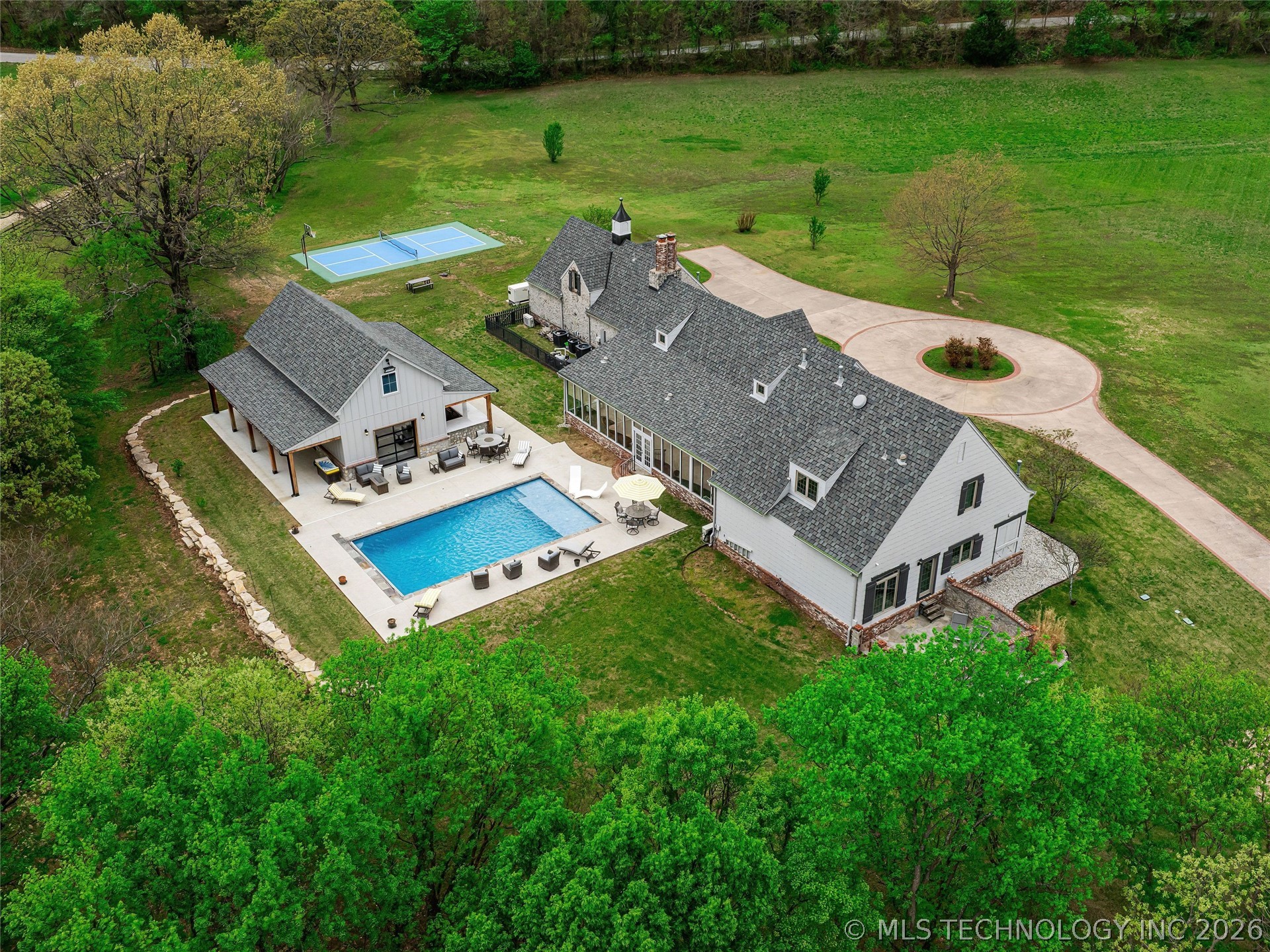33021 S 625 Road Property Photo 5