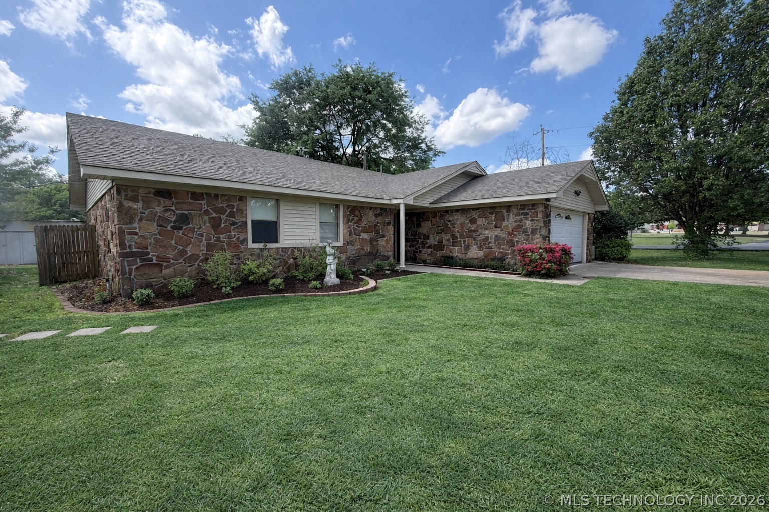 20 Brookwood Drive Property Photo 6