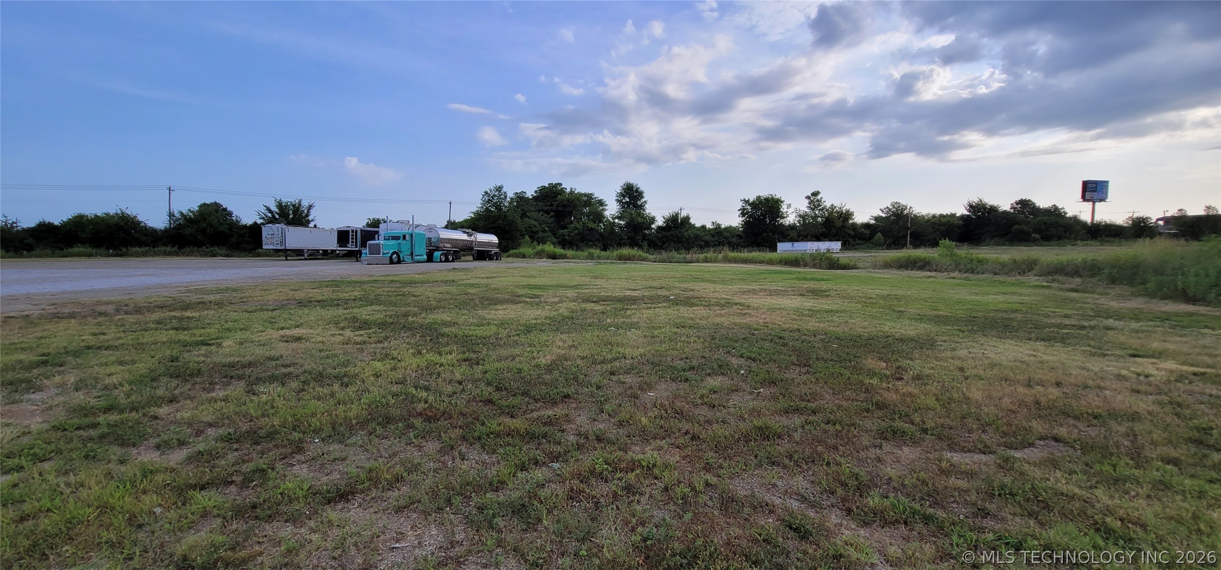 1228 W Gentry Street Property Photo 77