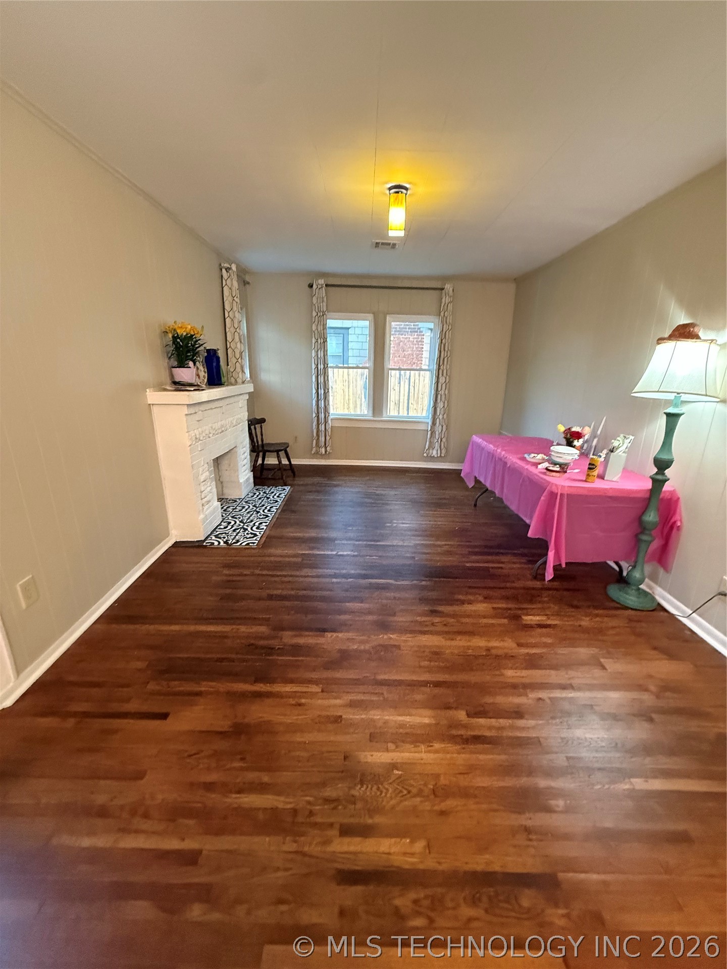 1124 S Richmond Avenue Property Photo 10