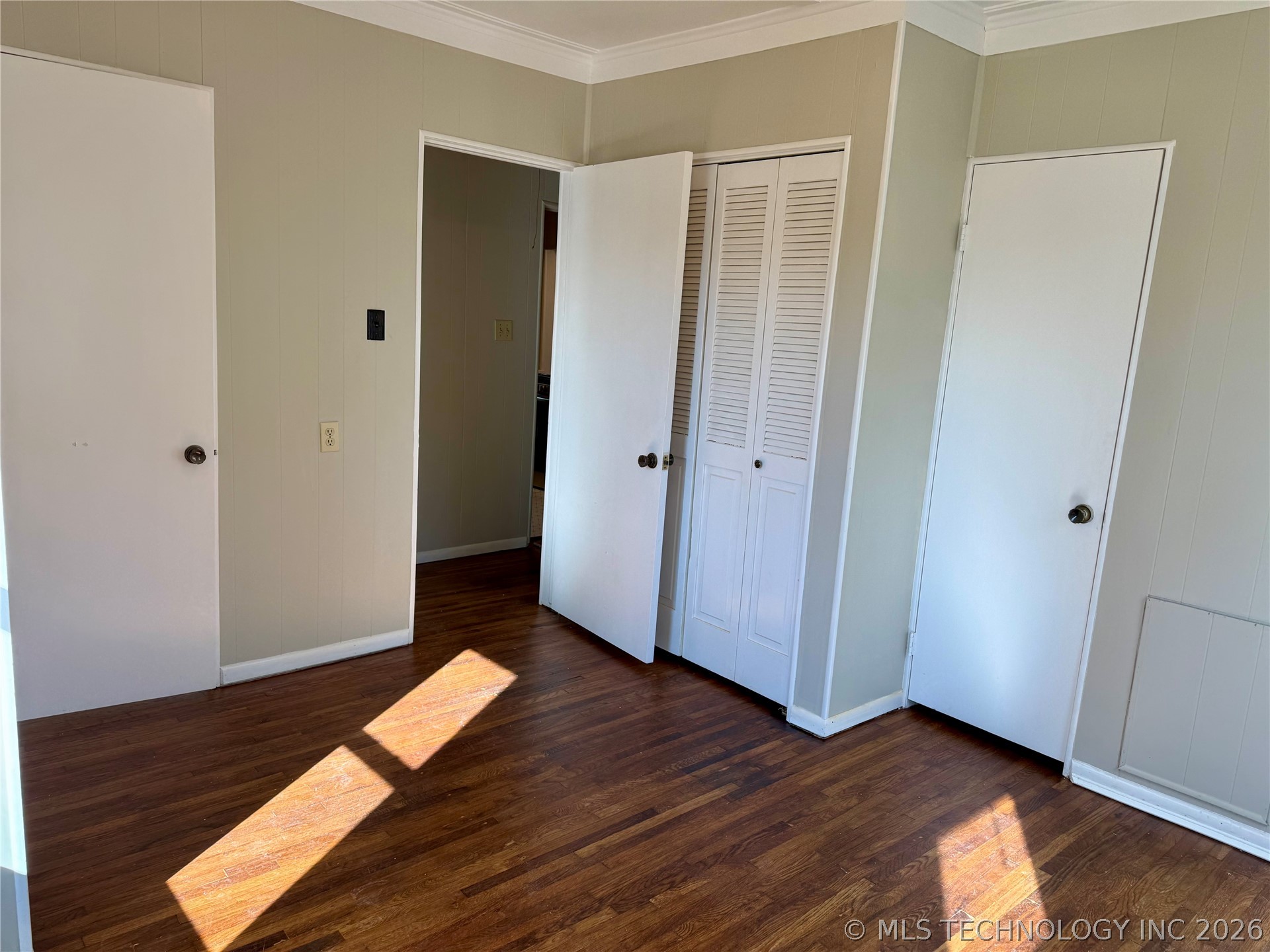 1124 S Richmond Avenue Property Photo 23