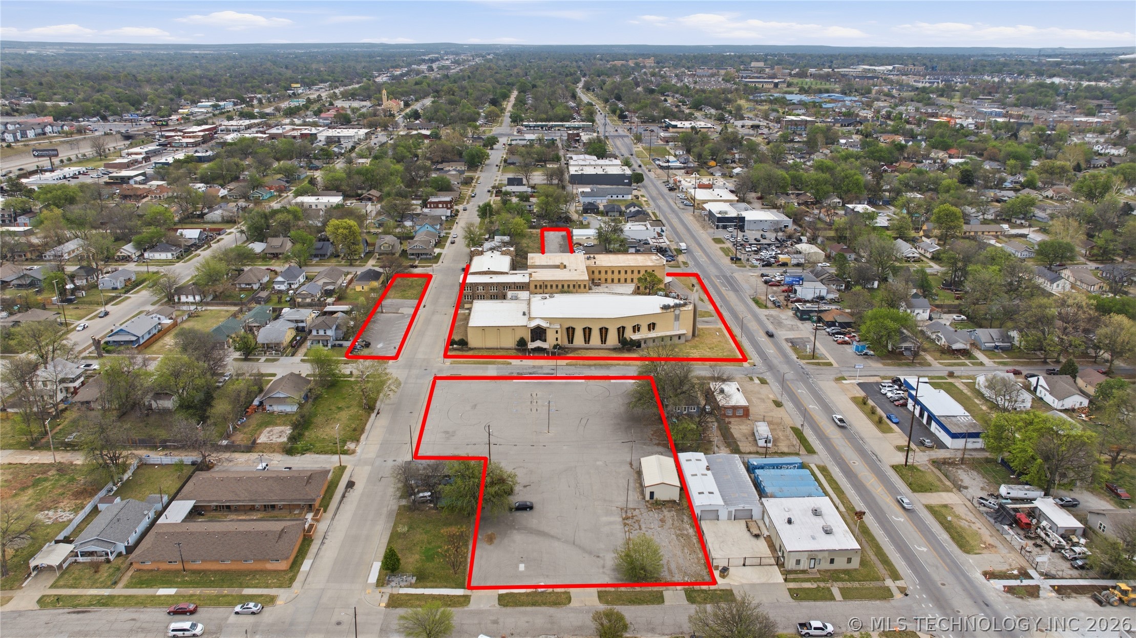 1915 E 3rd Street Property Photo 1