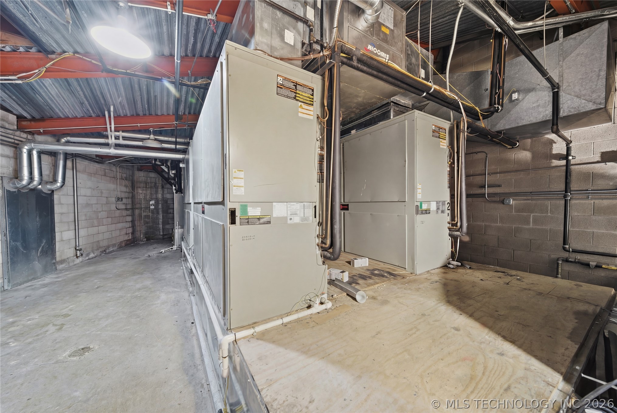 1915 E 3rd Street Property Photo 6