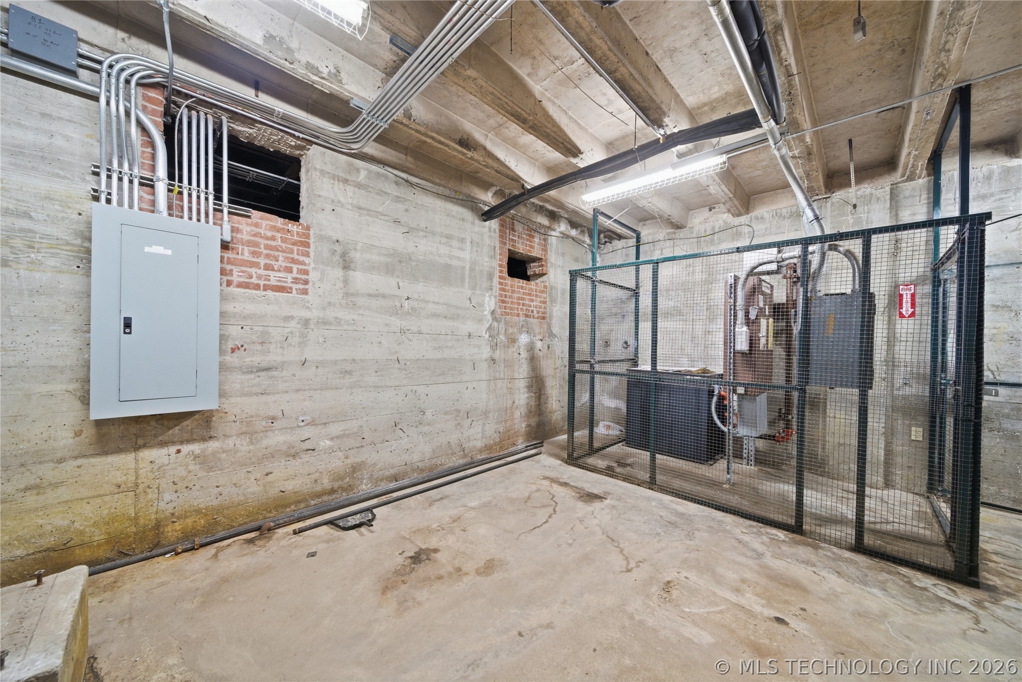 1915 E 3rd Street Property Photo 28