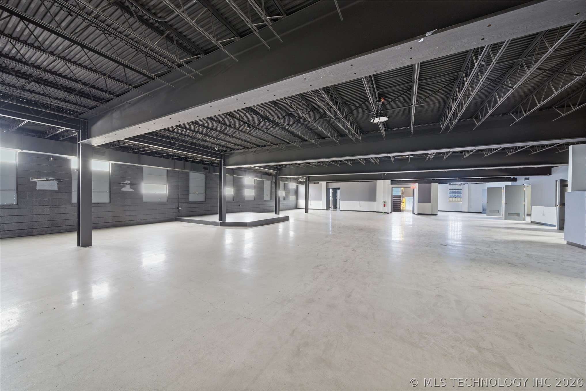 1915 E 3rd Street Property Photo 32