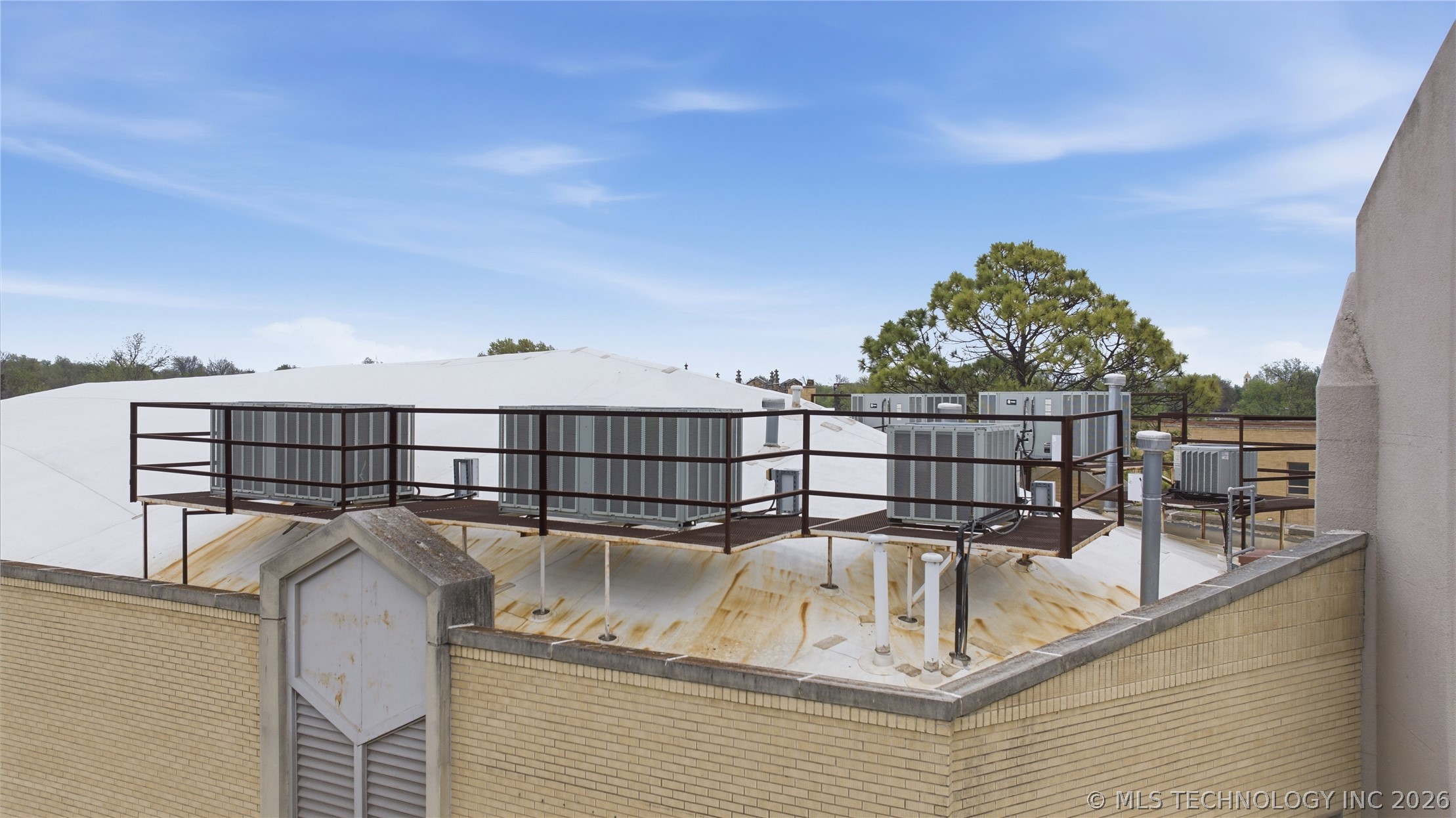 1915 E 3rd Street Property Photo 50