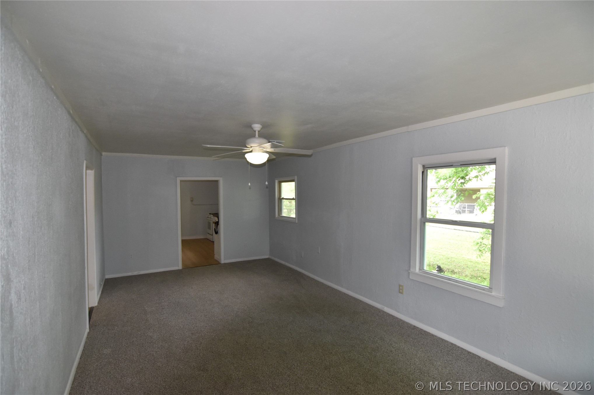 813 S Elm Avenue Property Photo 2