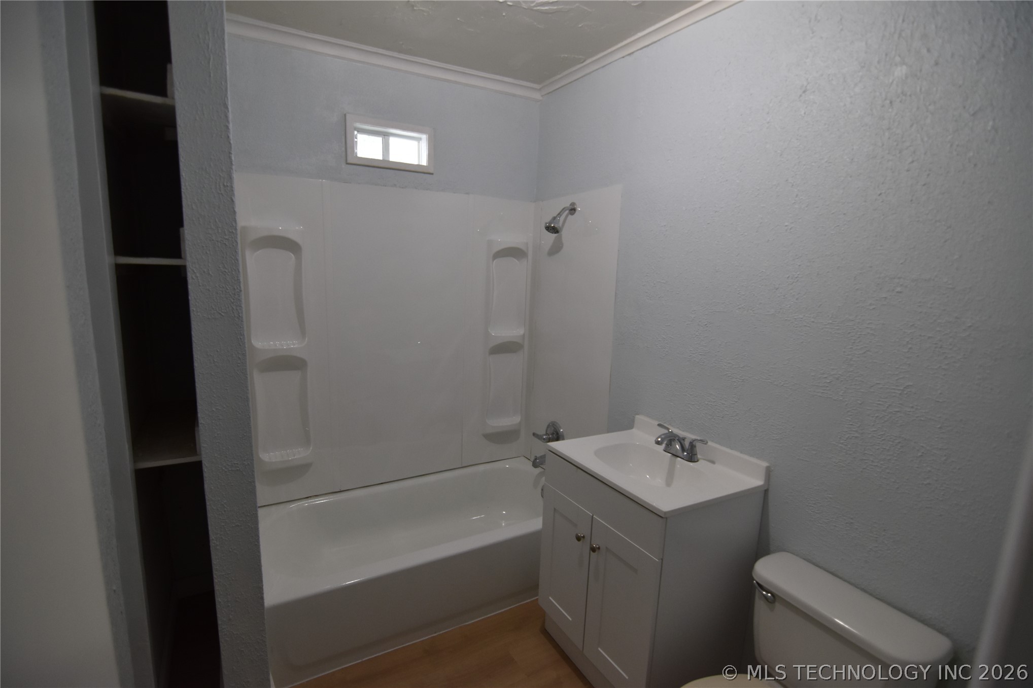 813 S Elm Avenue Property Photo 5