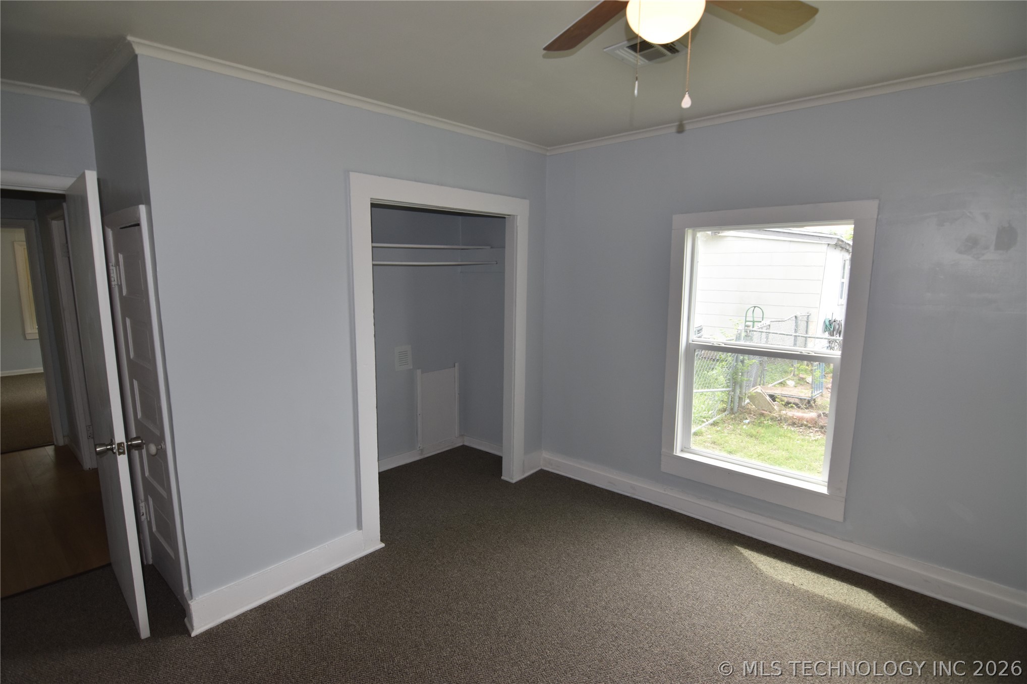 813 S Elm Avenue Property Photo 6