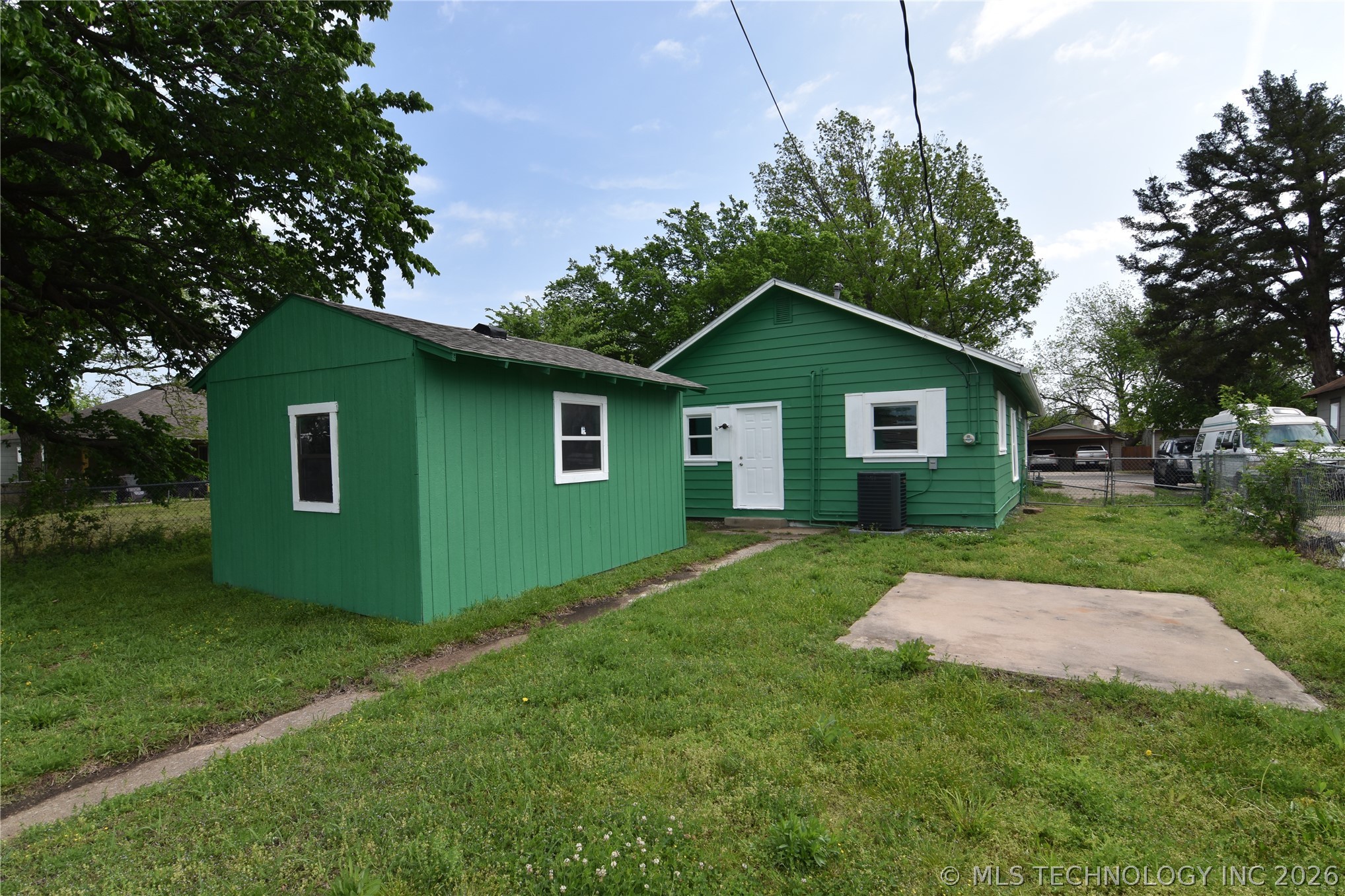 813 S Elm Avenue Property Photo 10