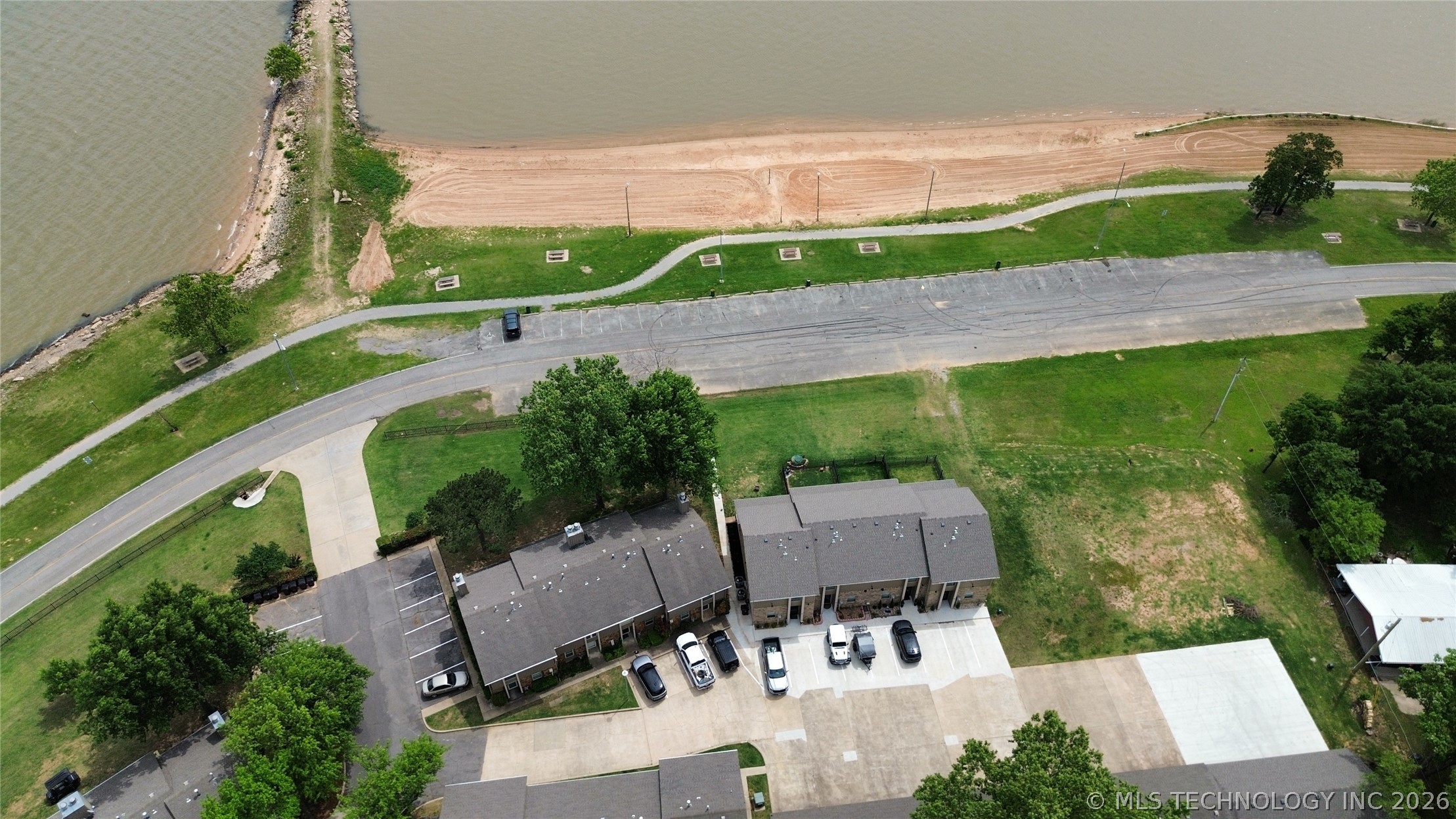 7020 Lakeshore Drive 20 Property Photo 7