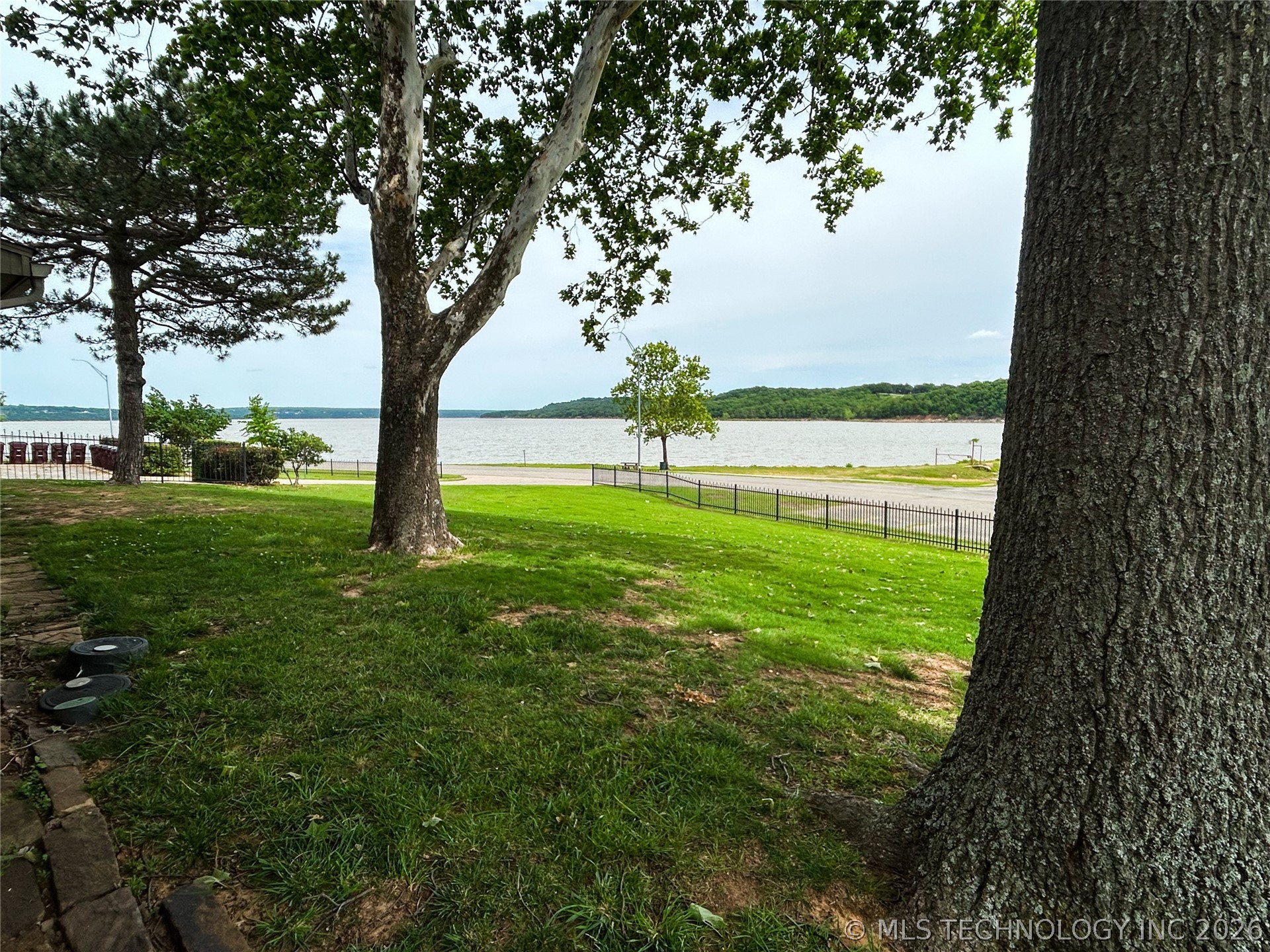 7020 Lakeshore Drive 20 Property Photo 45