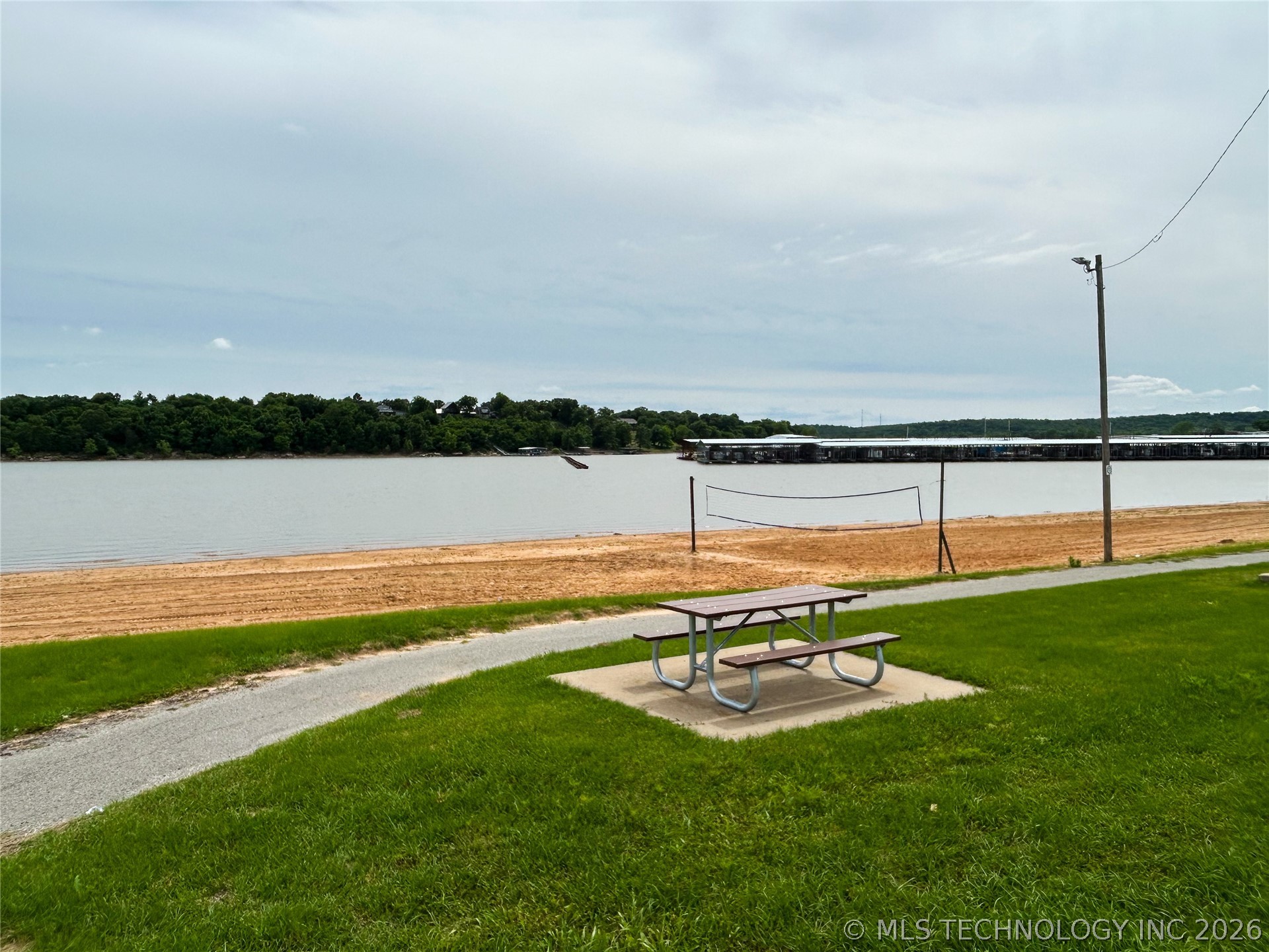 7020 Lakeshore Drive 20 Property Photo 47