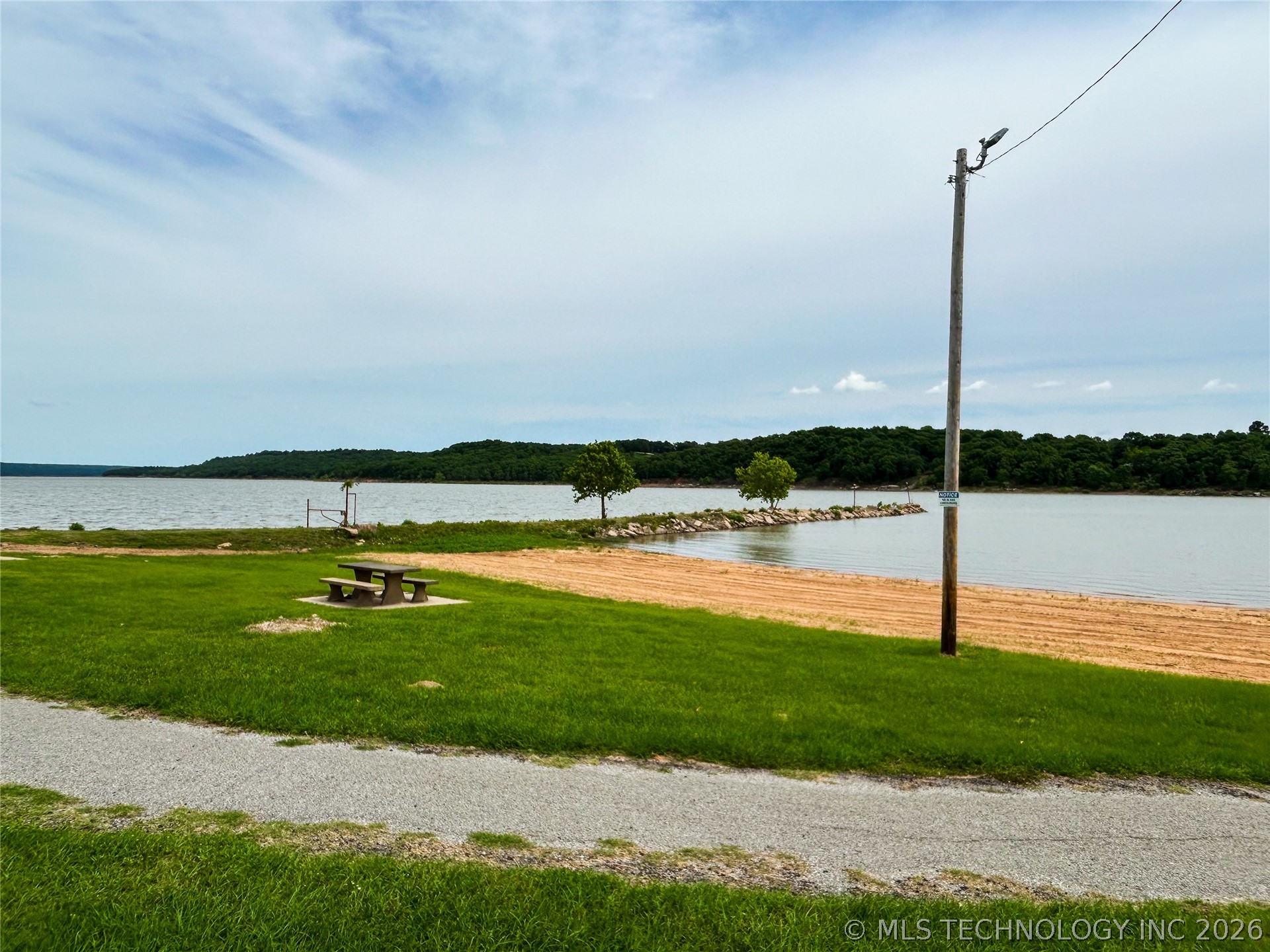 7020 Lakeshore Drive 20 Property Photo 48