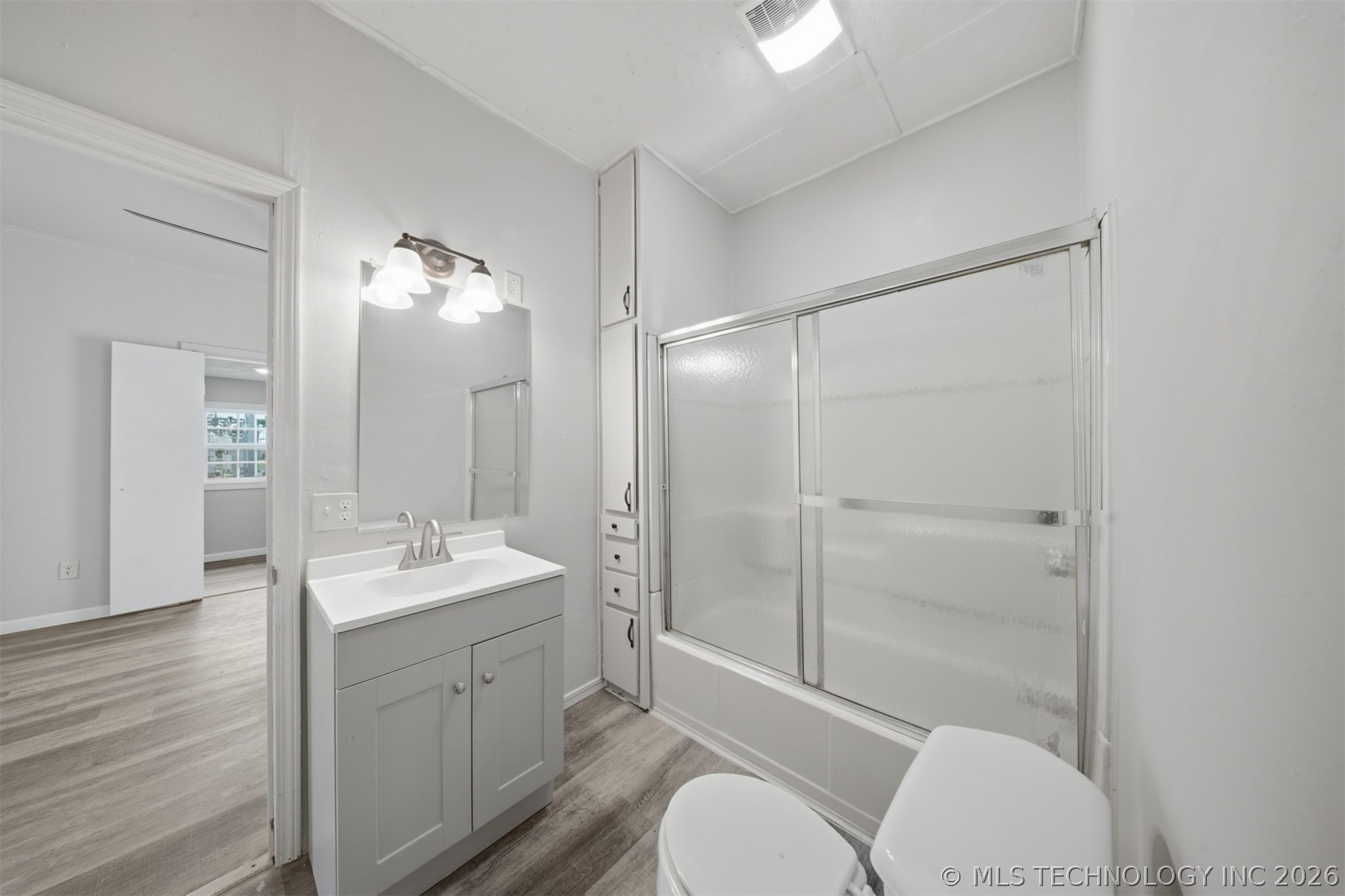302 W Maple Street Property Photo 4