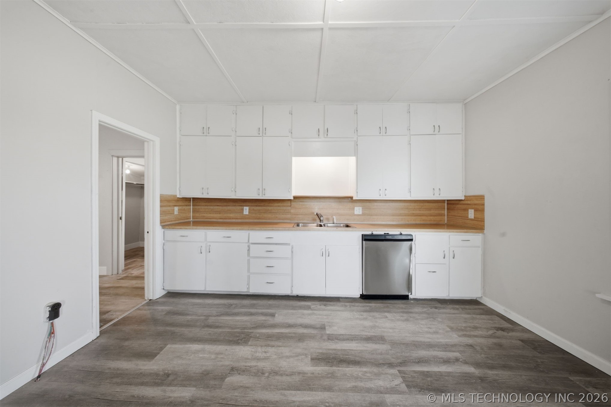 302 W Maple Street Property Photo 17