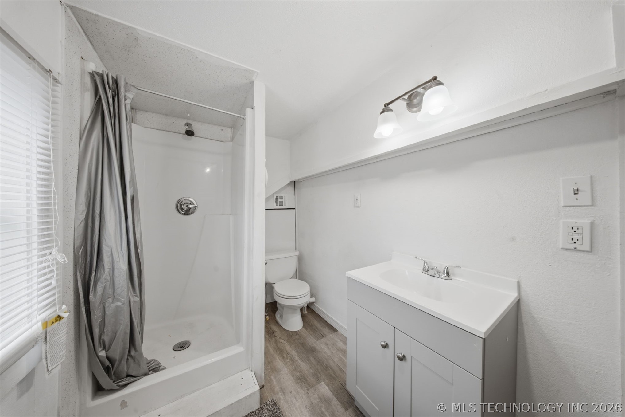 302 W Maple Street Property Photo 18