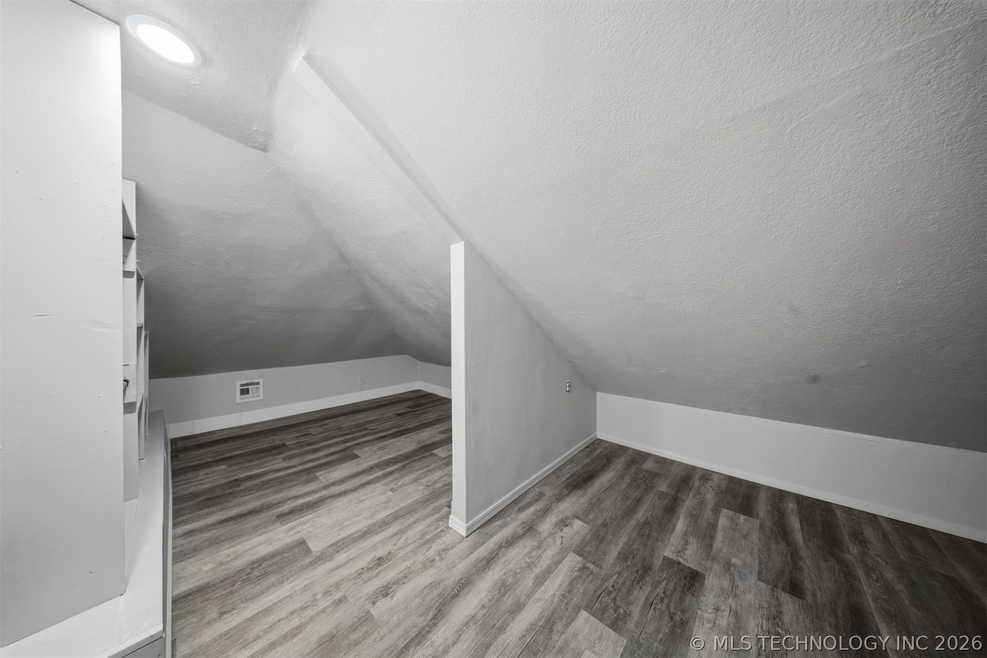 302 W Maple Street Property Photo 19