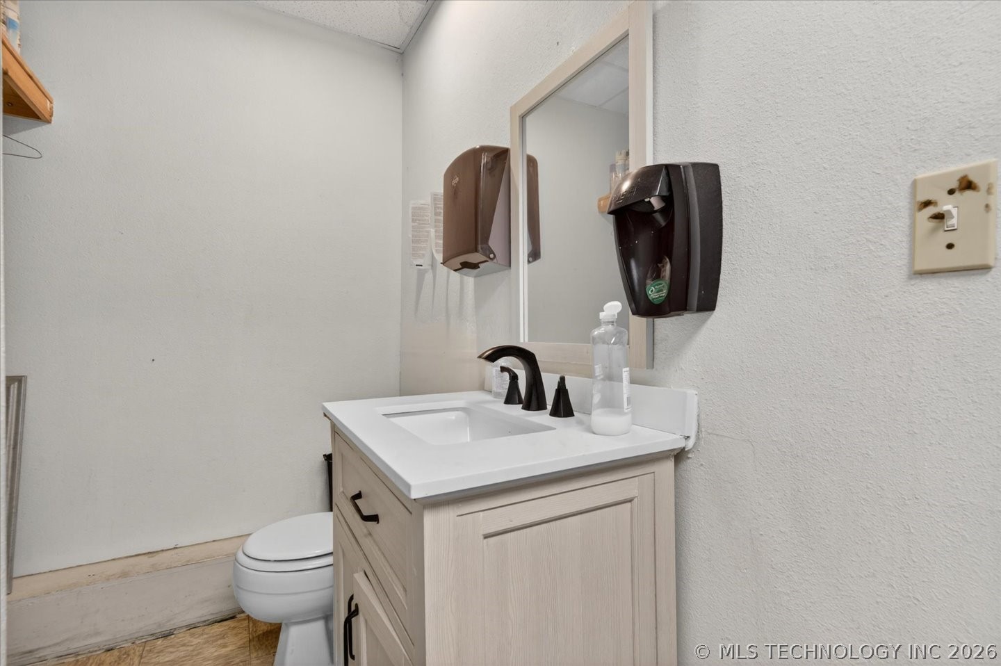110 Se Creek Avenue Property Photo 7