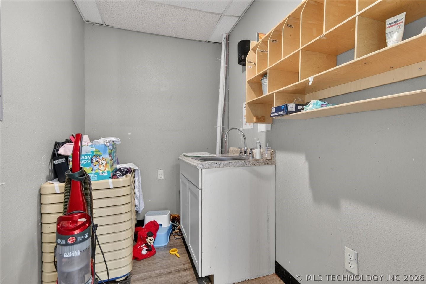 110 Se Creek Avenue Property Photo 8