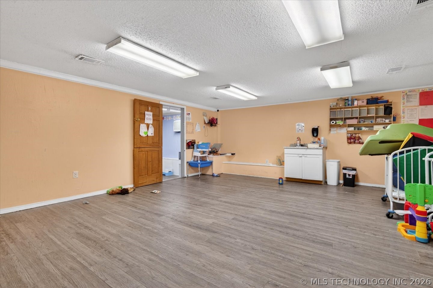 110 Se Creek Avenue Property Photo 15