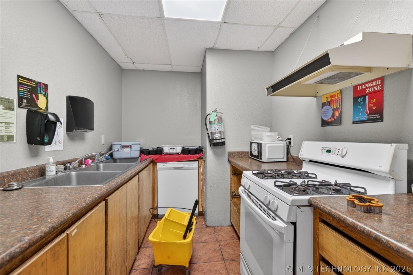 110 Se Creek Avenue Property Photo 16