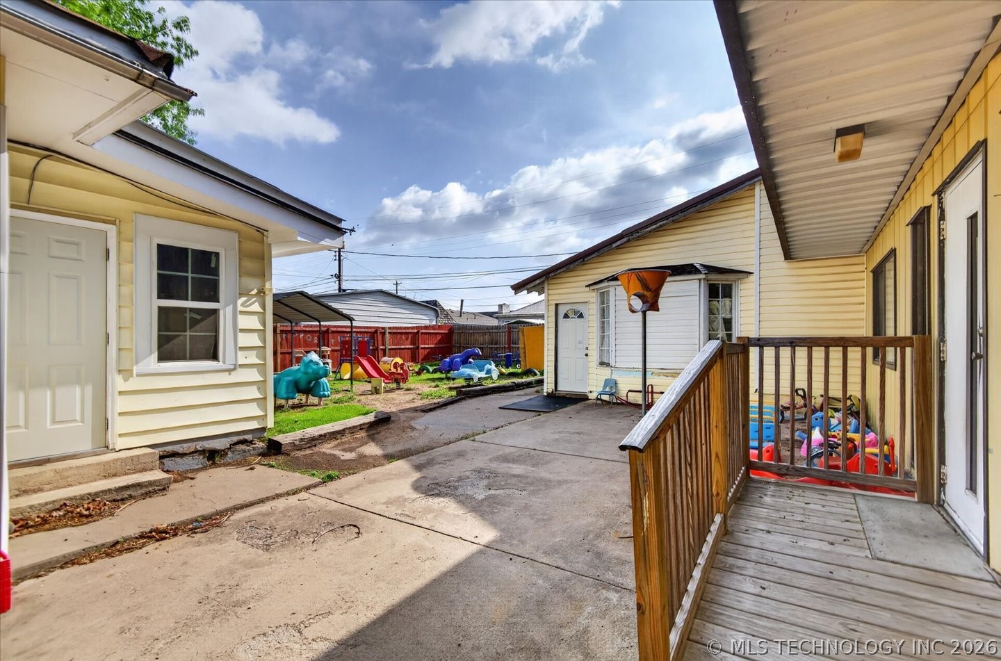 110 Se Creek Avenue Property Photo 34
