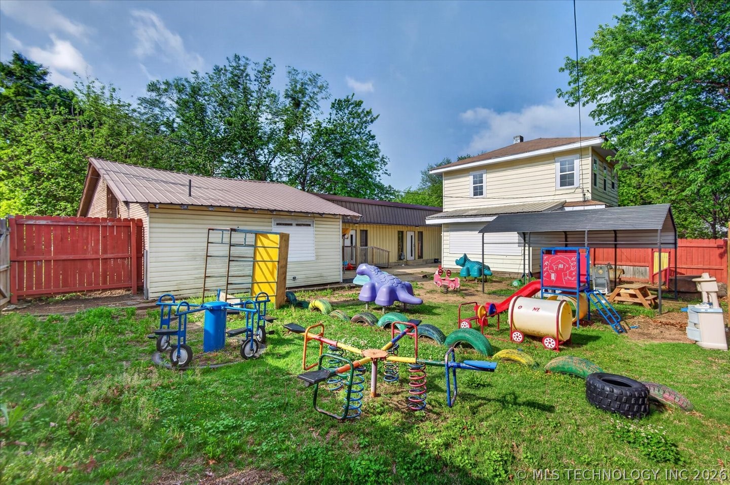 110 Se Creek Avenue Property Photo 35