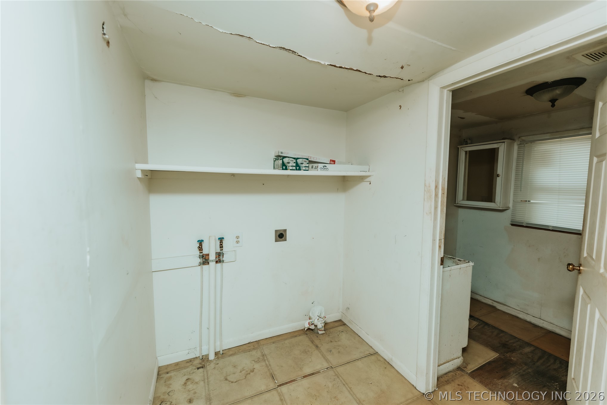 329 S Main Street Property Photo 6