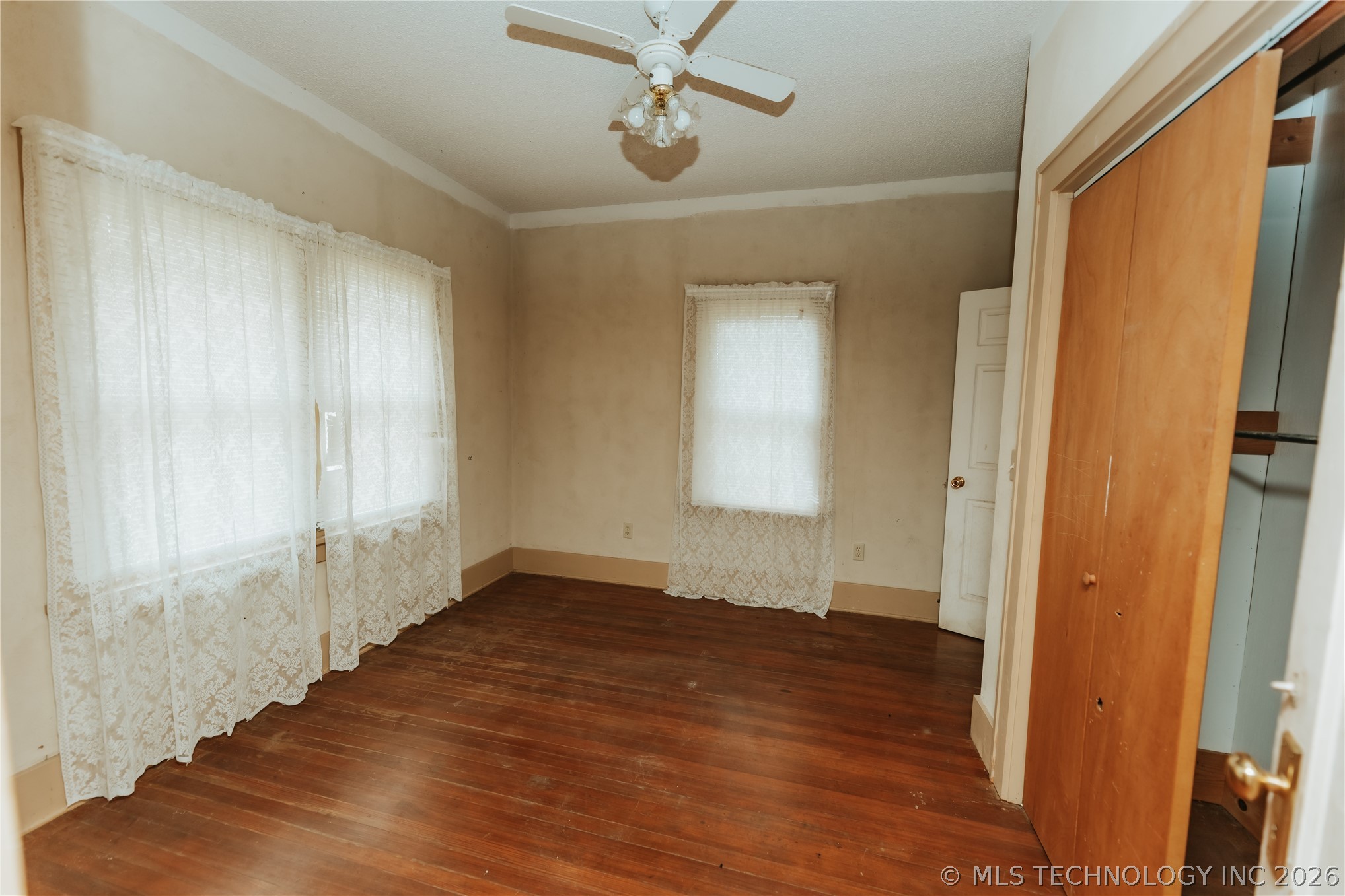 329 S Main Street Property Photo 8