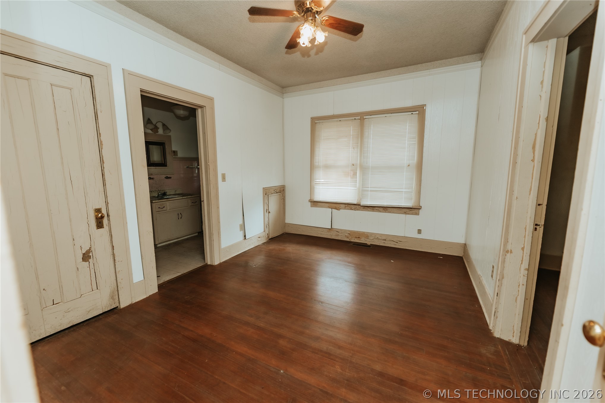 329 S Main Street Property Photo 10