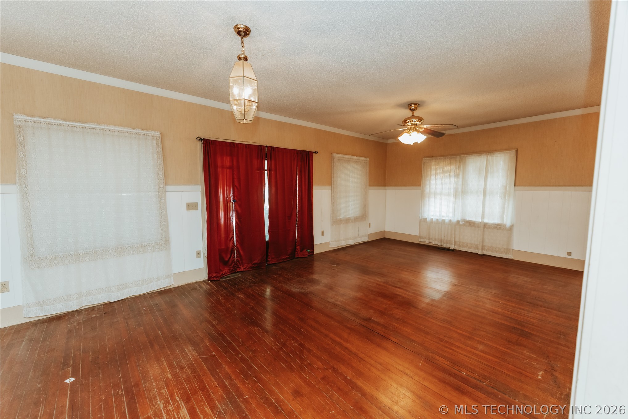 329 S Main Street Property Photo 14